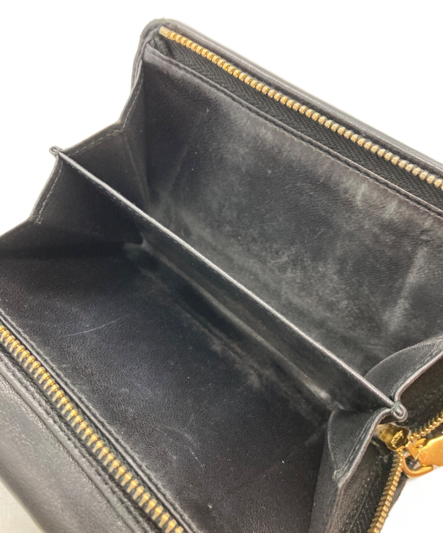 中古・古着通販】MIU MIU (ミュウミュウ) マテラッセ 三つ折り 財布