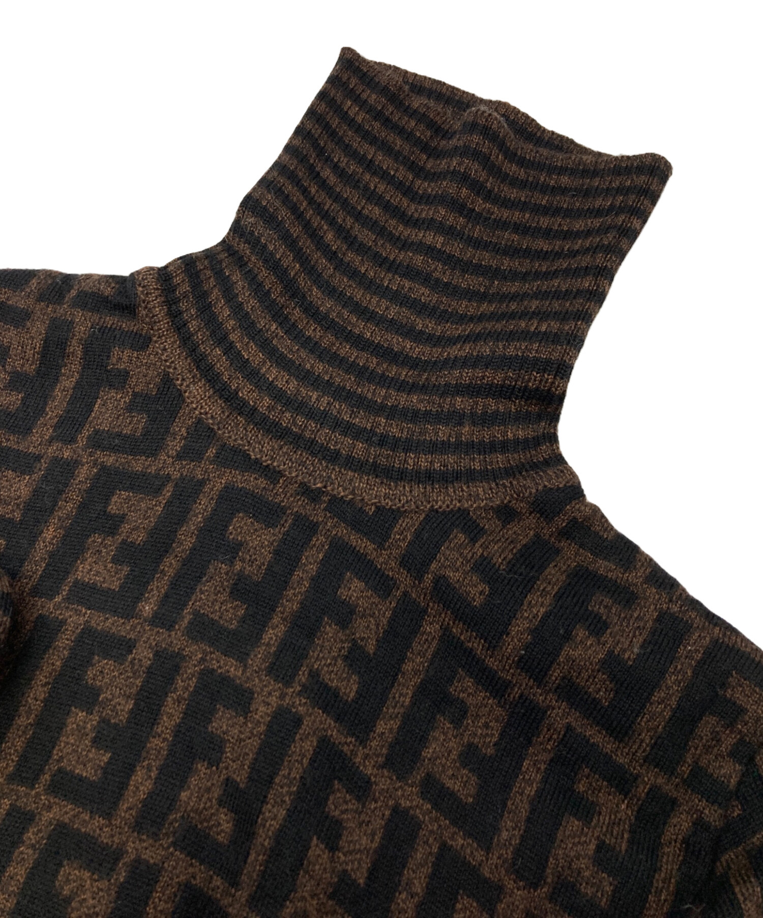 中古・古着通販】FENDI (フェンディ) ズッカ柄タートルネックニット