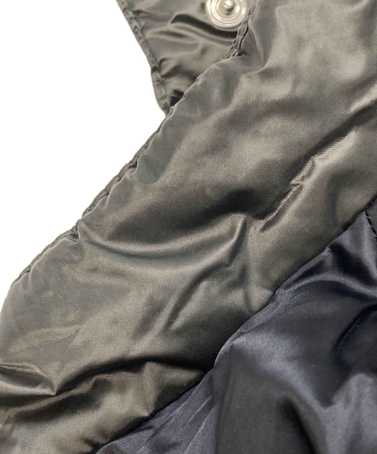 中古・古着通販】PRADA (プラダ) ロゴプレートダウンベスト グレー