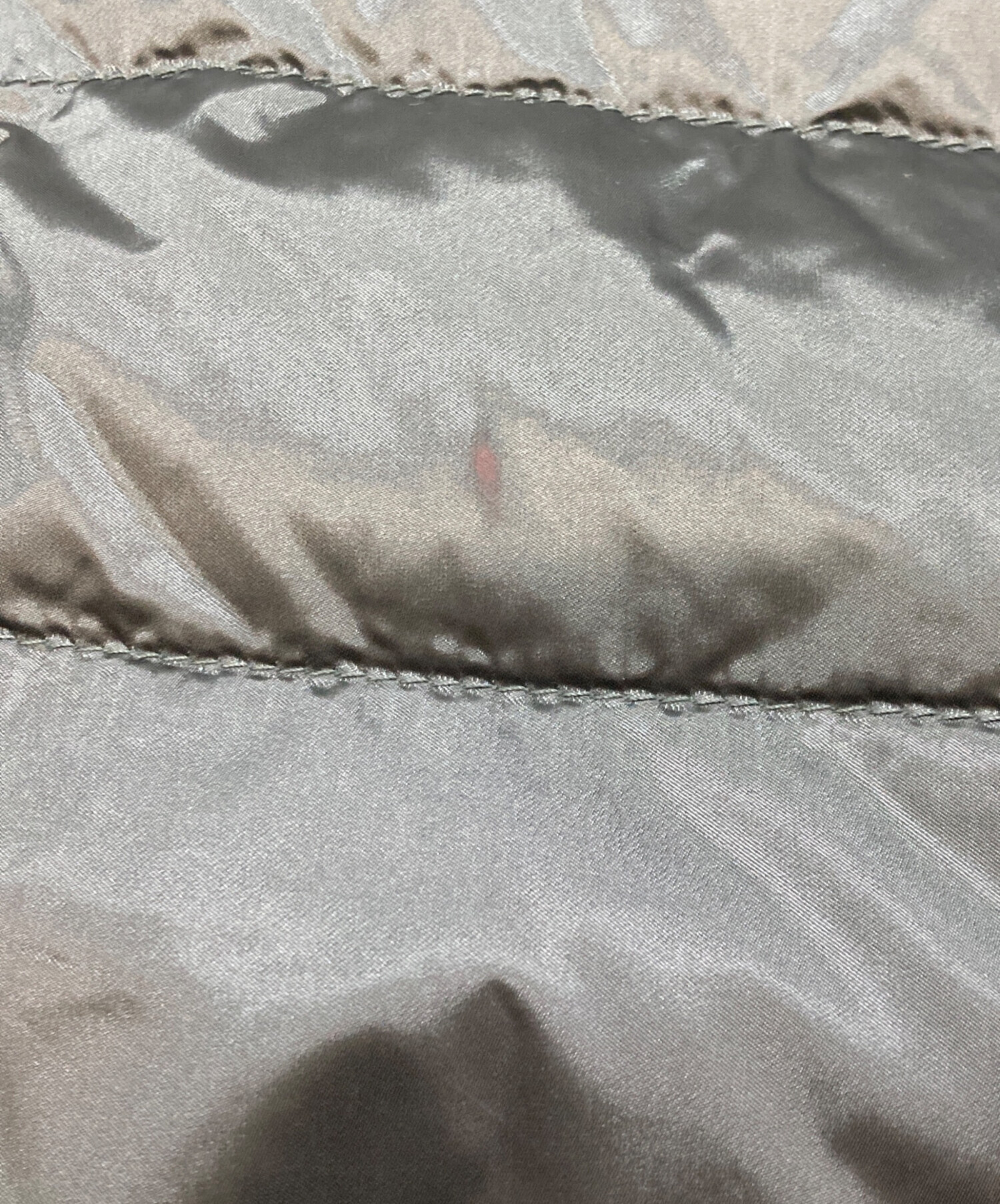 中古・古着通販】PRADA (プラダ) ロゴプレートダウンベスト グレー