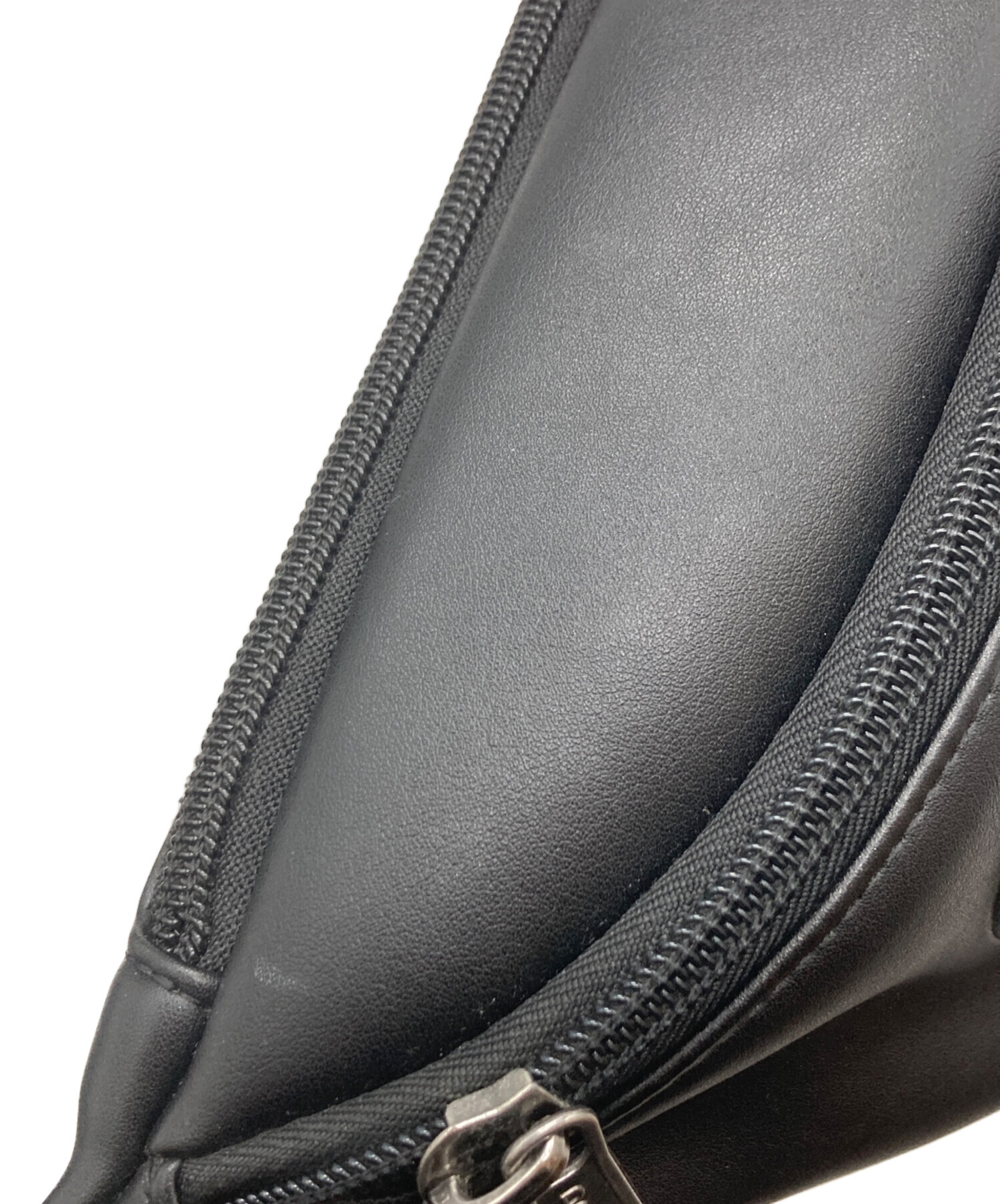 中古・古着通販】DIESEL (ディーゼル) ロゴボディバッグ ブラック