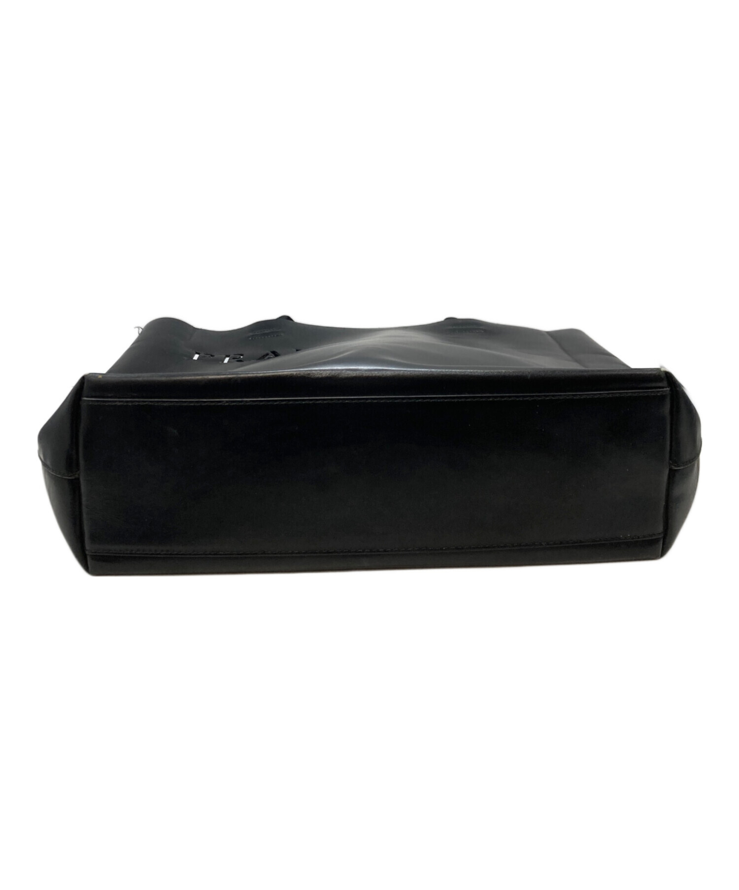 中古・古着通販】PRADA (プラダ) ロゴ型抜きレザートートバッグ