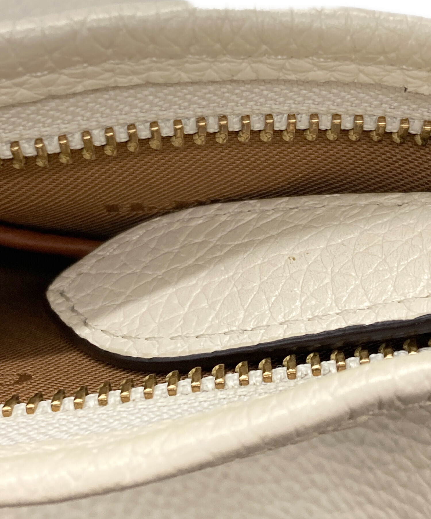 美品 最終値下げ COACH ホワイトレザー ボディバッグ ウエストバッグ 中古・古着通販】COACH (コーチ) ケリー クロスボディバッグ ホワイト