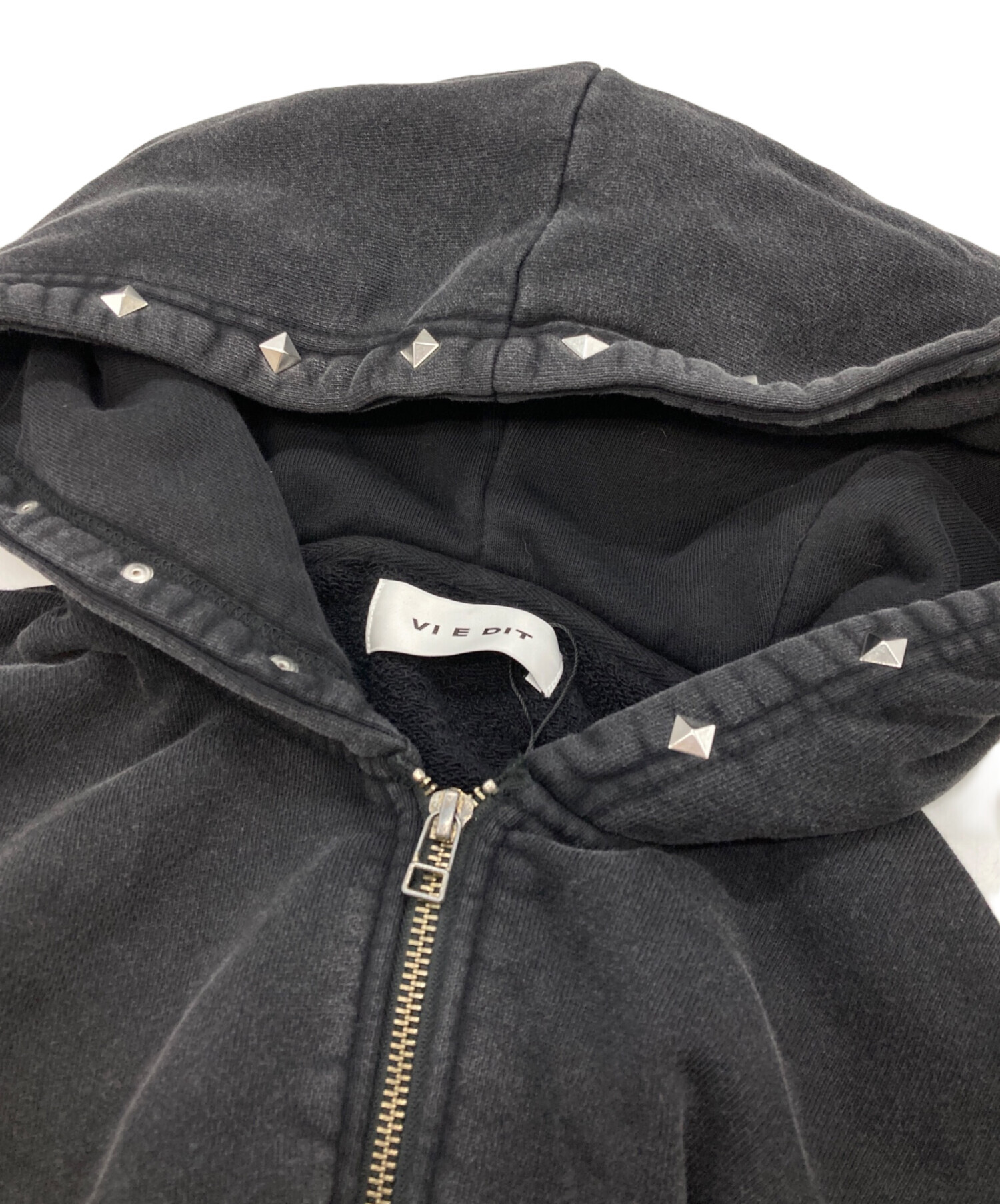 中古・古着通販】VI E DIT (ヴィエディット) Shoulder Slit Studded