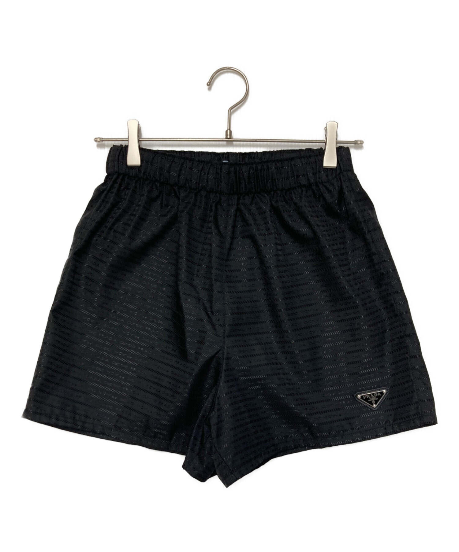 新品タグ付　プラダ　Re-Nylon　ショートパンツ　三角プレート　ブラック　M 中古・古着通販】PRADA (プラダ) Re-Nylon ショートパンツ ブラック