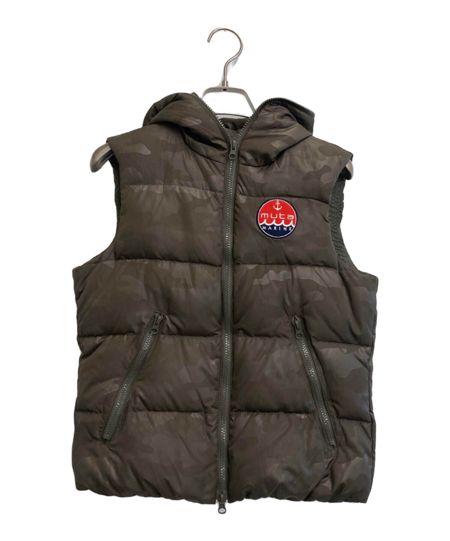 中古・古着通販】muta (ムータ) 迷彩柄 ダウンベスト オリーブ サイズ