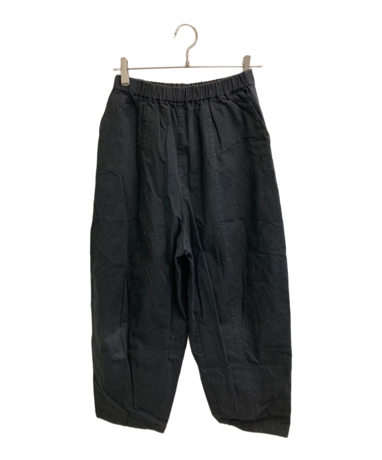 kagure ボリュームパンツ ブラック 程良いボリュームシルエットが魅力