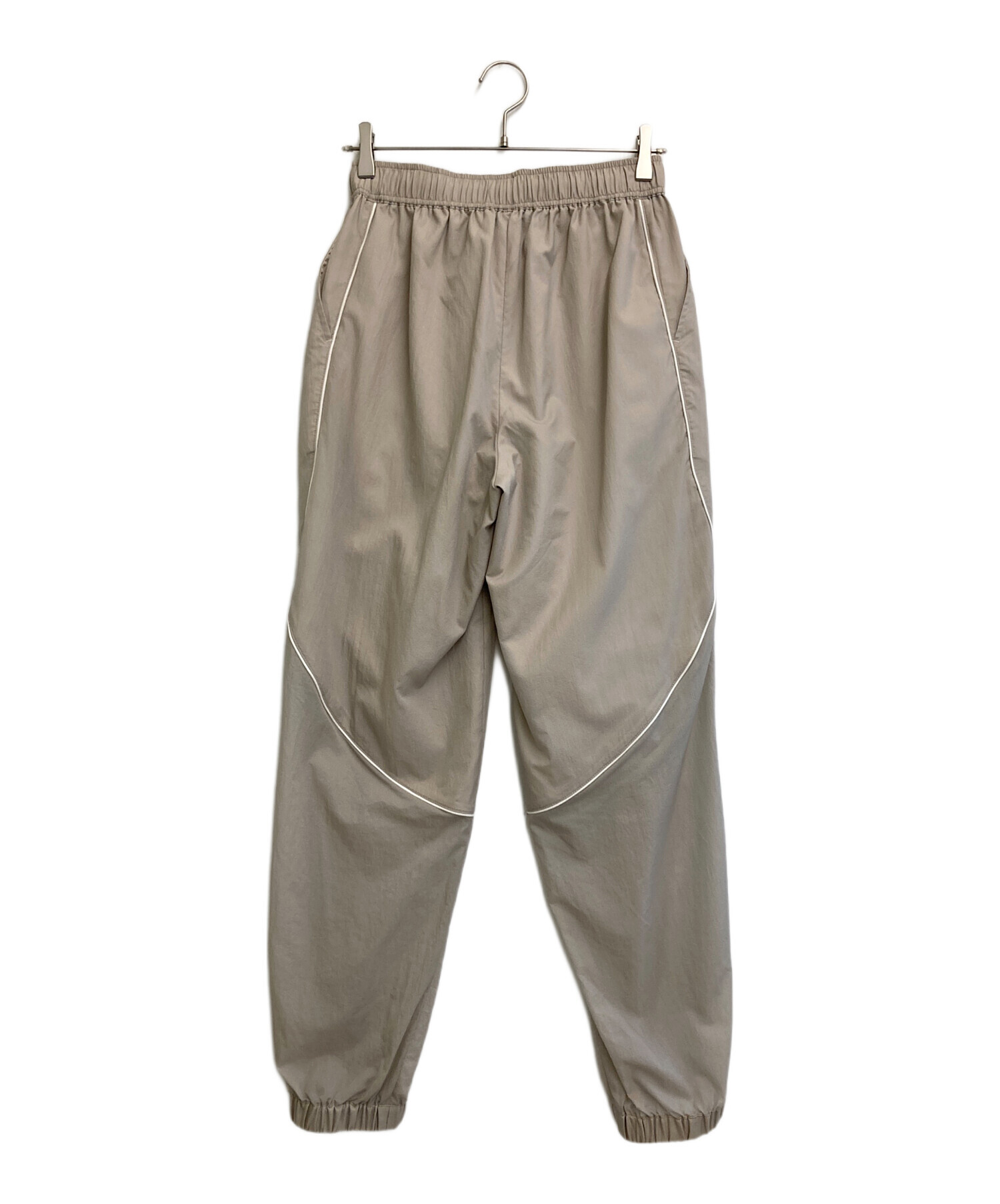 中古・古着通販】emmi (エミ) eco 撥水ナイロンエアーパンツ ベージュ