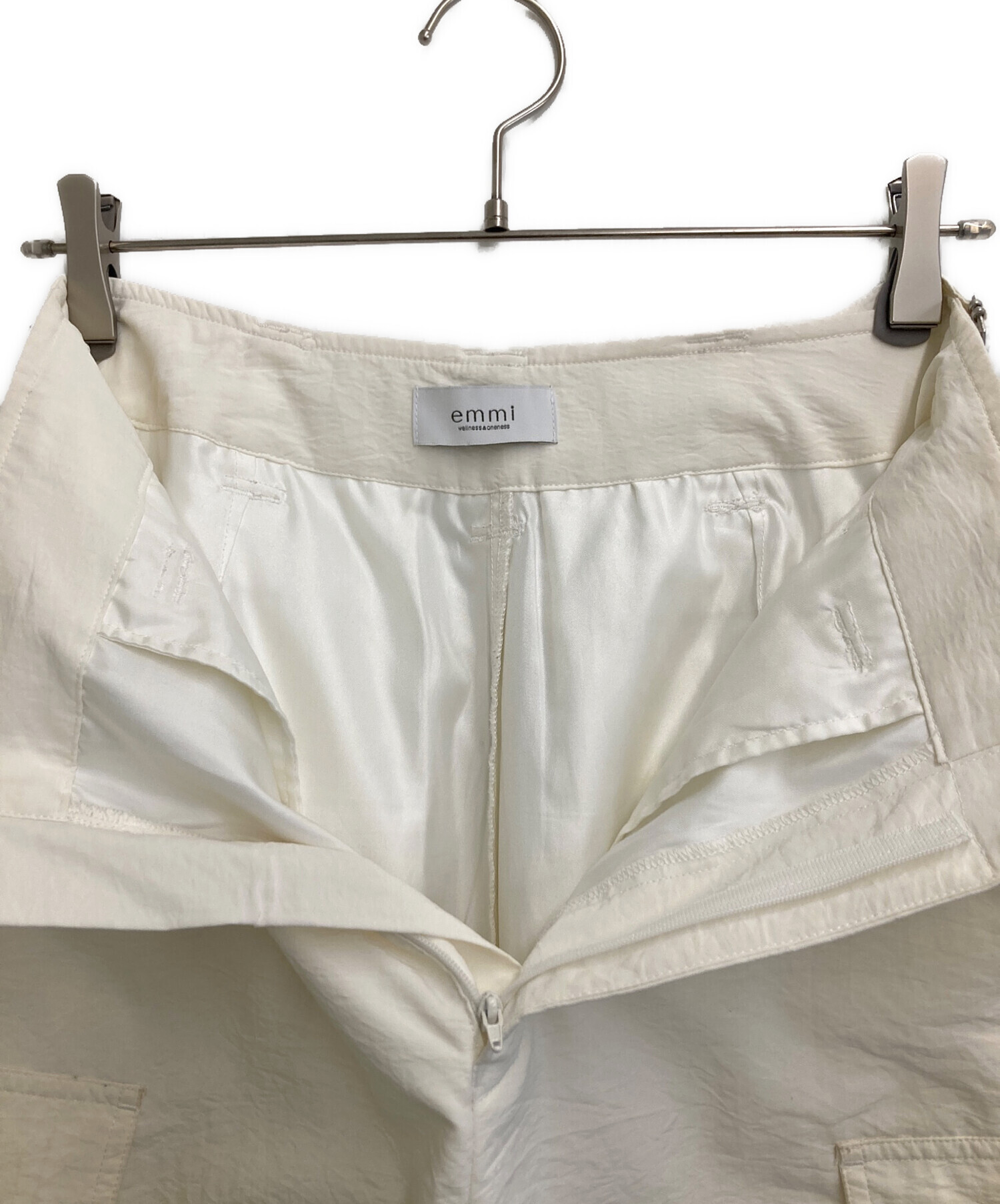 中古・古着通販】emmi (エミ) 撥水 ミリタリーパンツ ホワイト サイズ