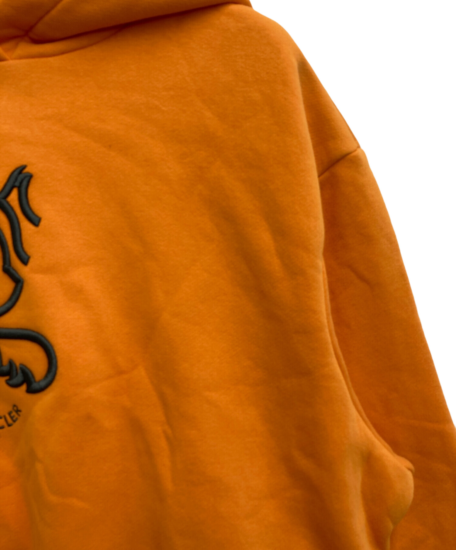 美品★モンクレール SWEATSHIRT スウェット 裏起毛 ロゴ オレンジ 中古・古着通販】MONCLER (モンクレール) 刺繍ロゴパーカー オレンジ