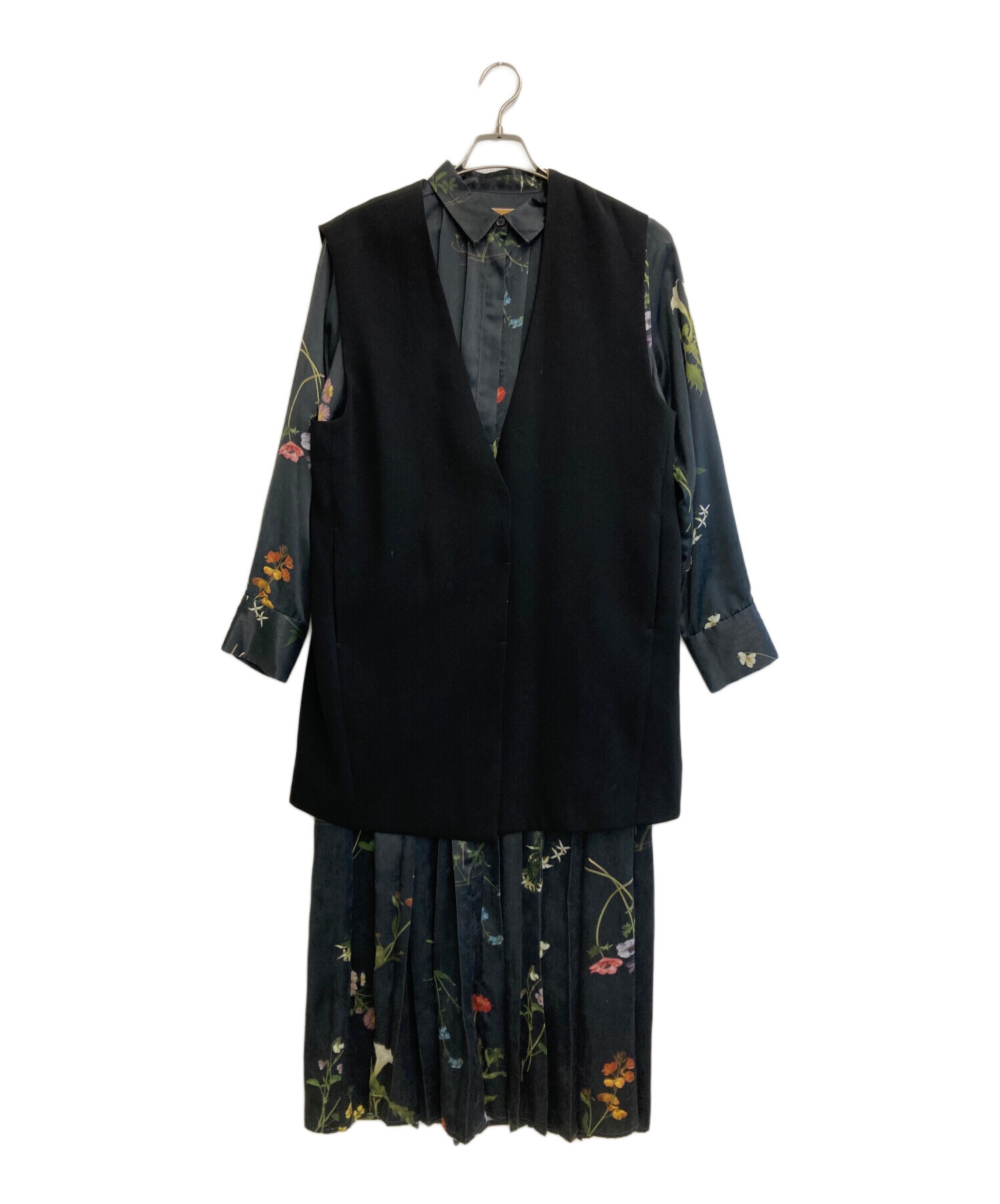 中古・古着通販】Ameri (アメリ) UND NEVAEH VEST SET DRESS ブラック