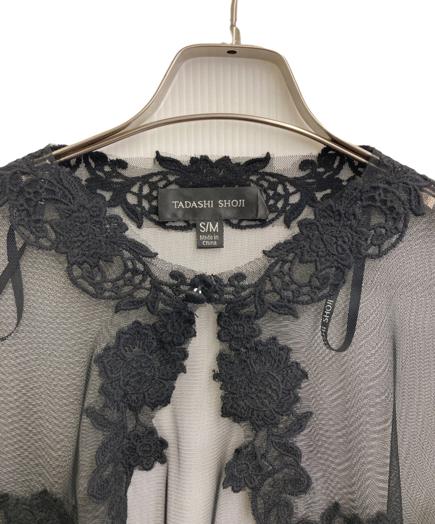 TADASHI SHOJI タダシショージ カーディガン　３D レース ブラック セール！Tadashi Shoji タダシショージ レースVネックロングドレス