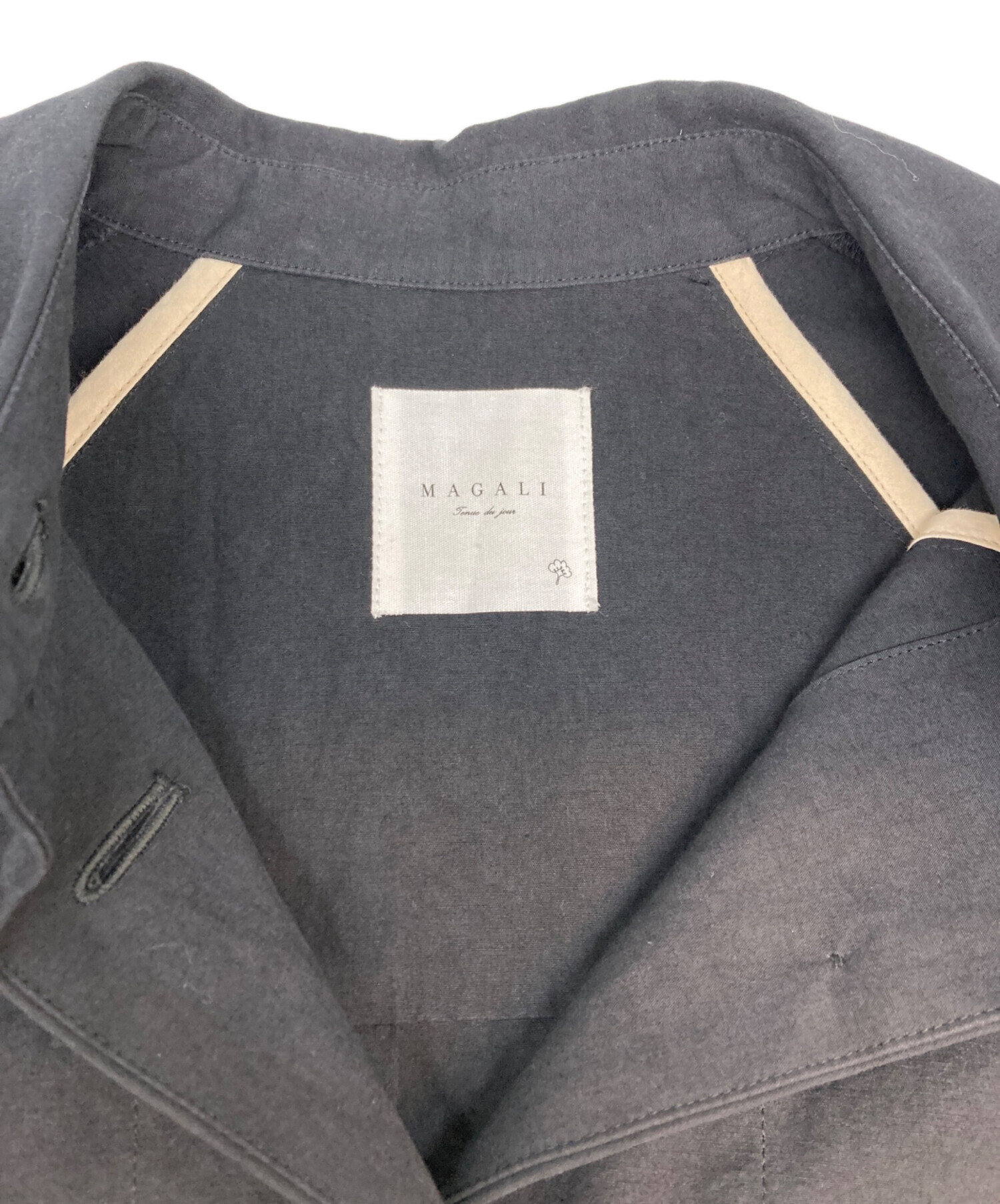 マガリ magali 【WEB限定販売】 ウール&コットン・ジレ/チャコール 中古・古着通販】magali (マガリ) コットンリネンウェザー トレンチ