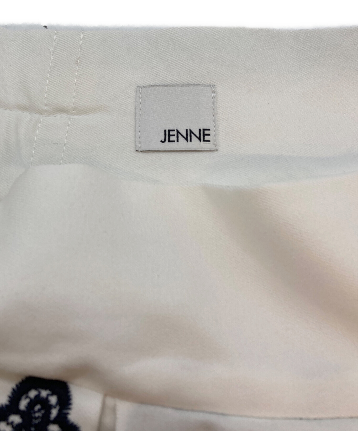 中古・古着通販】JENNE (ジェンヌ) 総刺繍BOXタックスカート ホワイト 