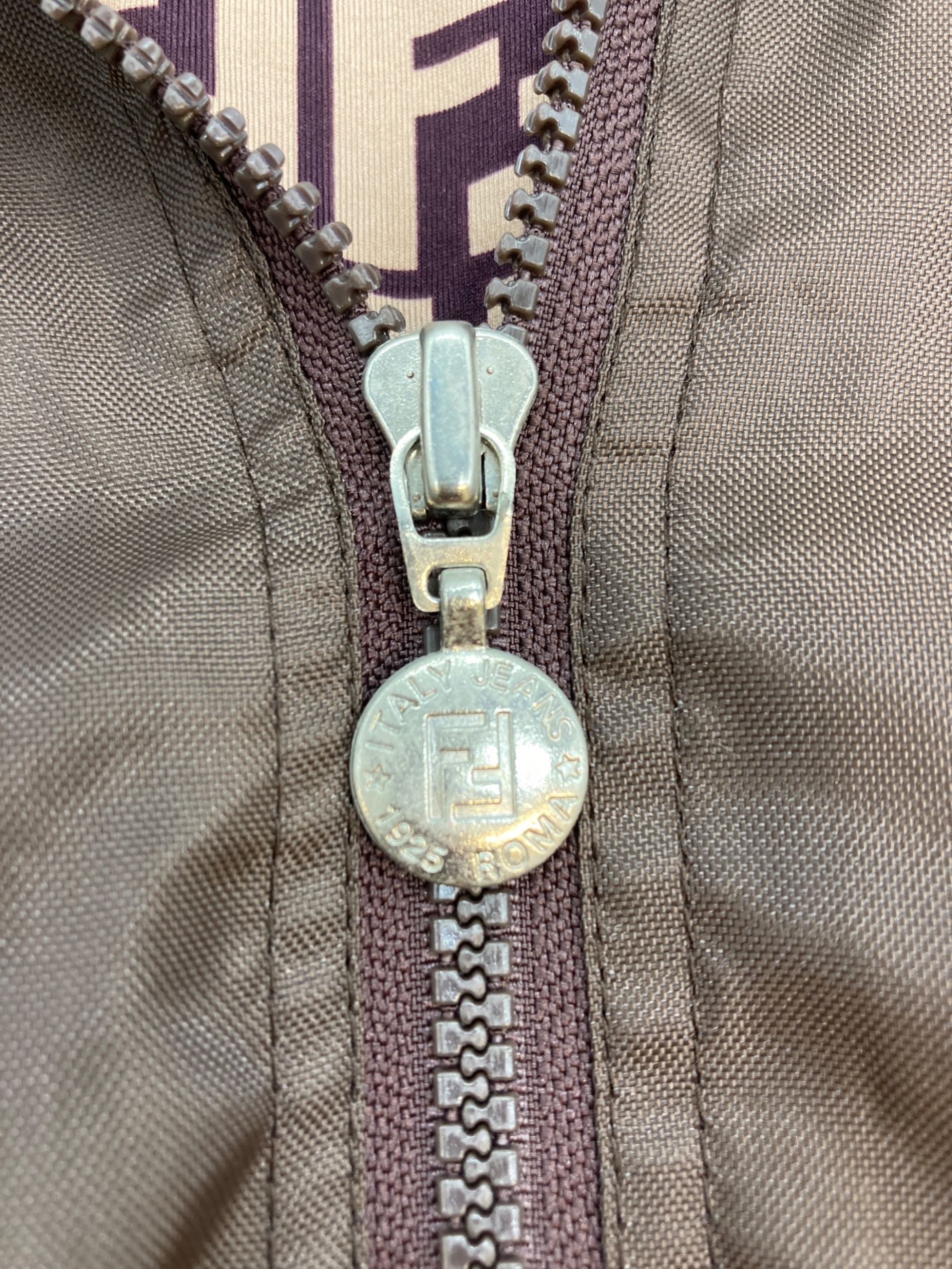 中古・古着通販】FENDI jeans (フェンディ ジーンズ) ロゴ刺繍ジップ