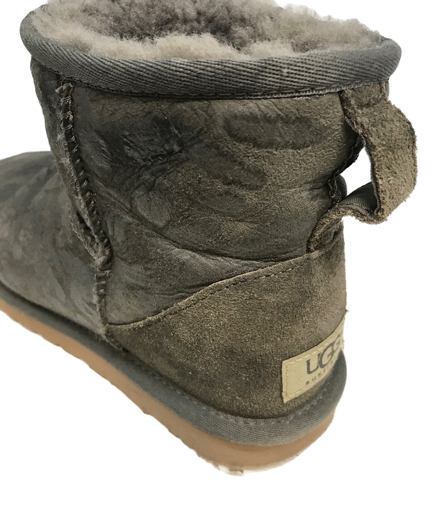 未使用品　アグ　ムートンブーツ　グレー　24センチぐらい UGG グレー 24㎝ UGG(アグ) ショートブーツ 24 レディース クラシック