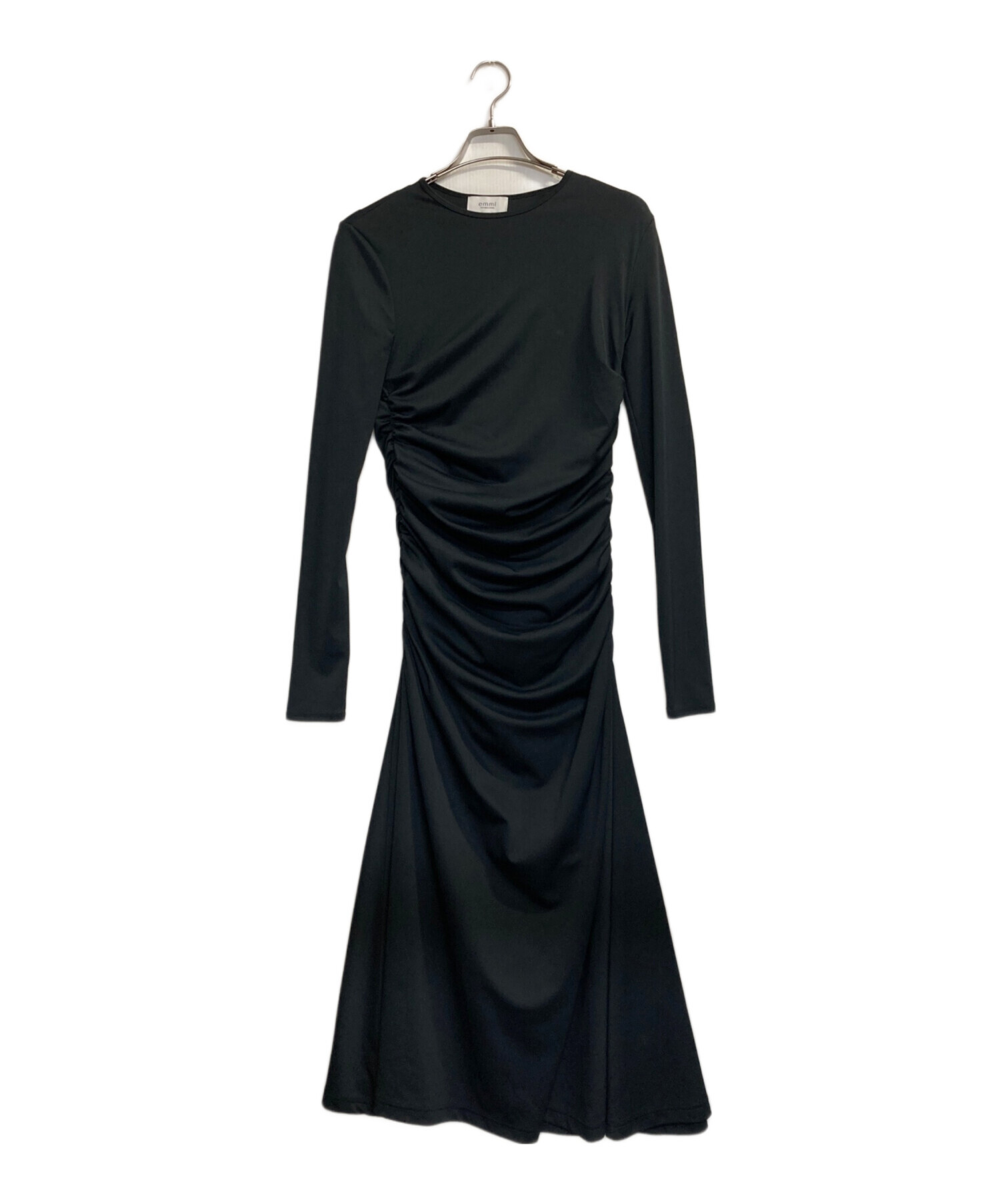 emmi atelier eco ギャザーディティールワンピース emmi（エミ）の「【emmi atelier】ギャザーディティールワンピース