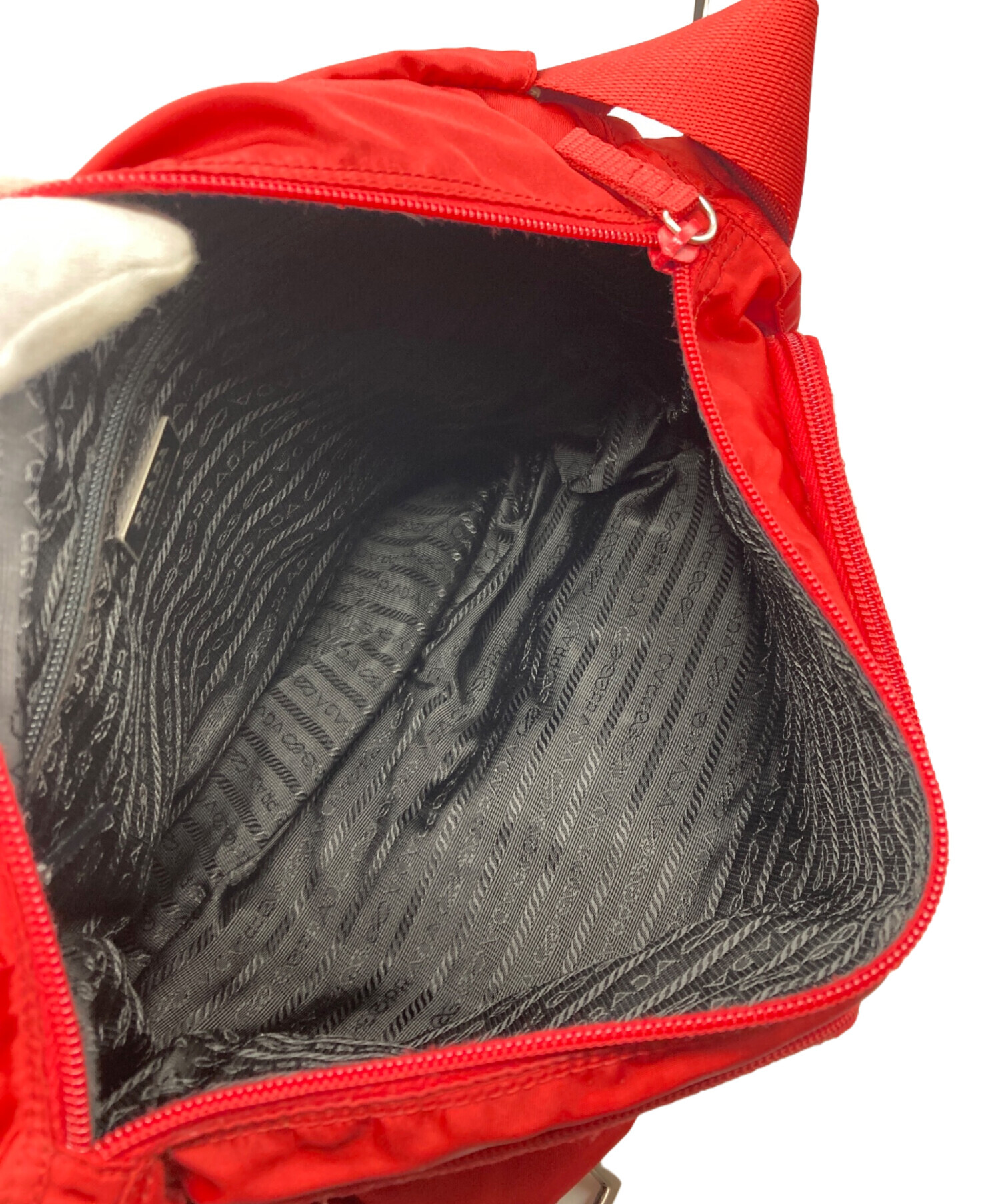 中古・古着通販】PRADA (プラダ) ナイロンショルダーバッグ レッド