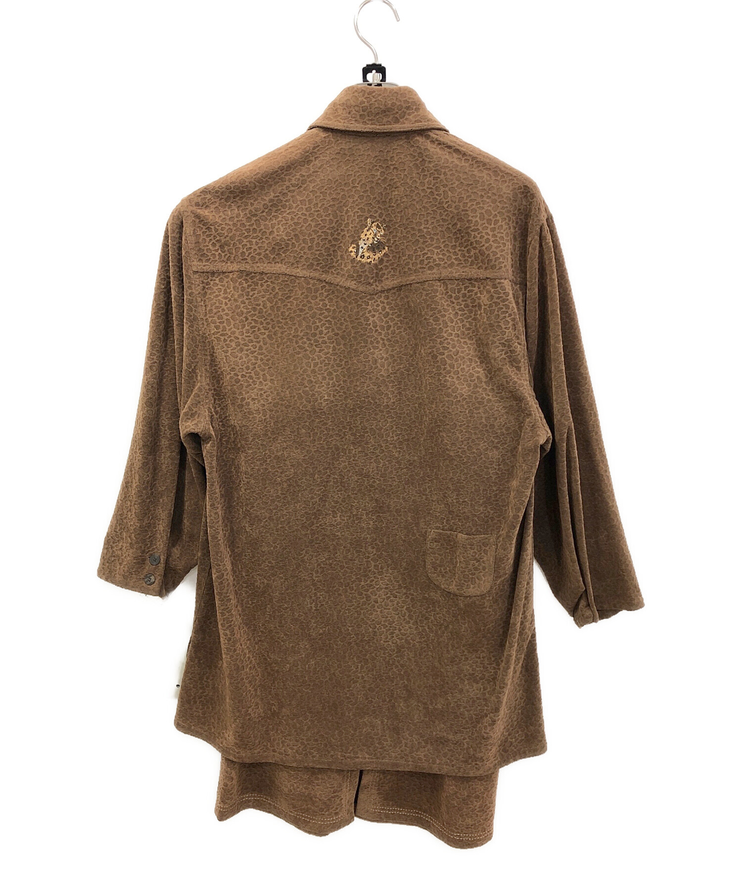【伊太利屋】サイズ15 ブラウンファー・スエードジャケット 茶色 中古・古着通販】伊太利屋 (イタリヤ) レオパード柄セットアップ