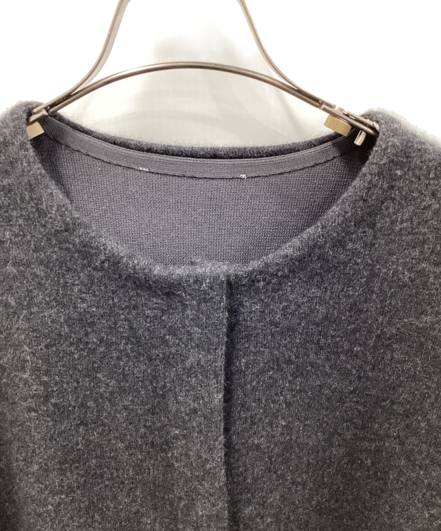 BEARDSLEY ビアズリー 洗えるニットコート アイボリー グレー BEARDSLEY（ビアズリー）の「ニットコートロング（ノーカラーコート