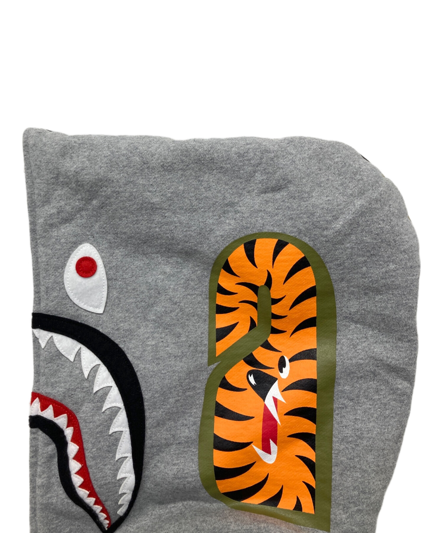 ア　ベイシングエイプ　クッション２個セット A BATHING APE（クッション）のフリマアイテム一覧