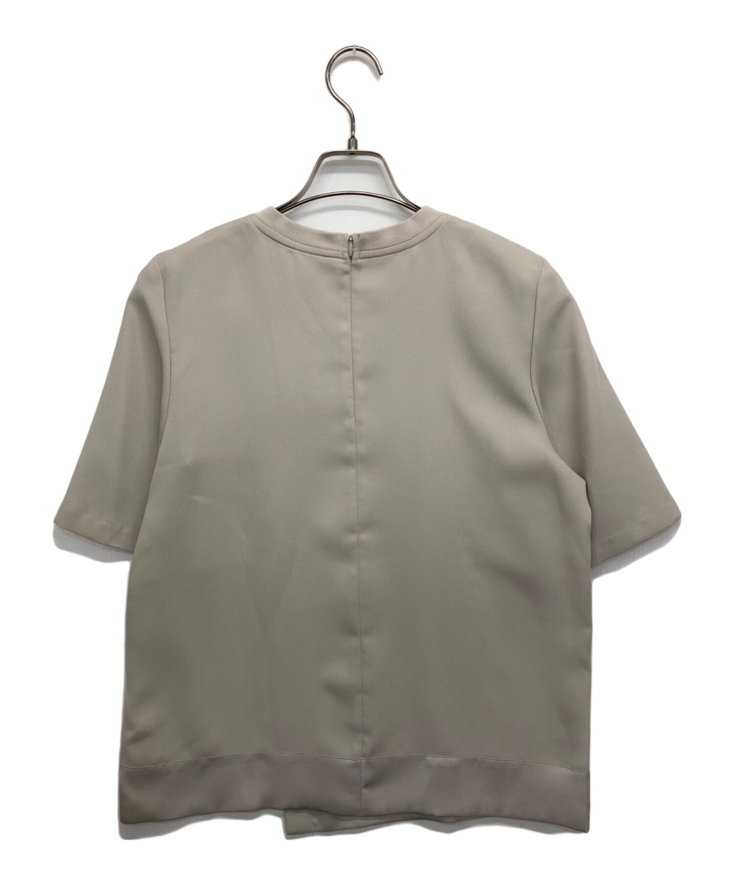 中古・古着通販】icB (アイシービー) FluidBackSatin Tブラウス グレー 