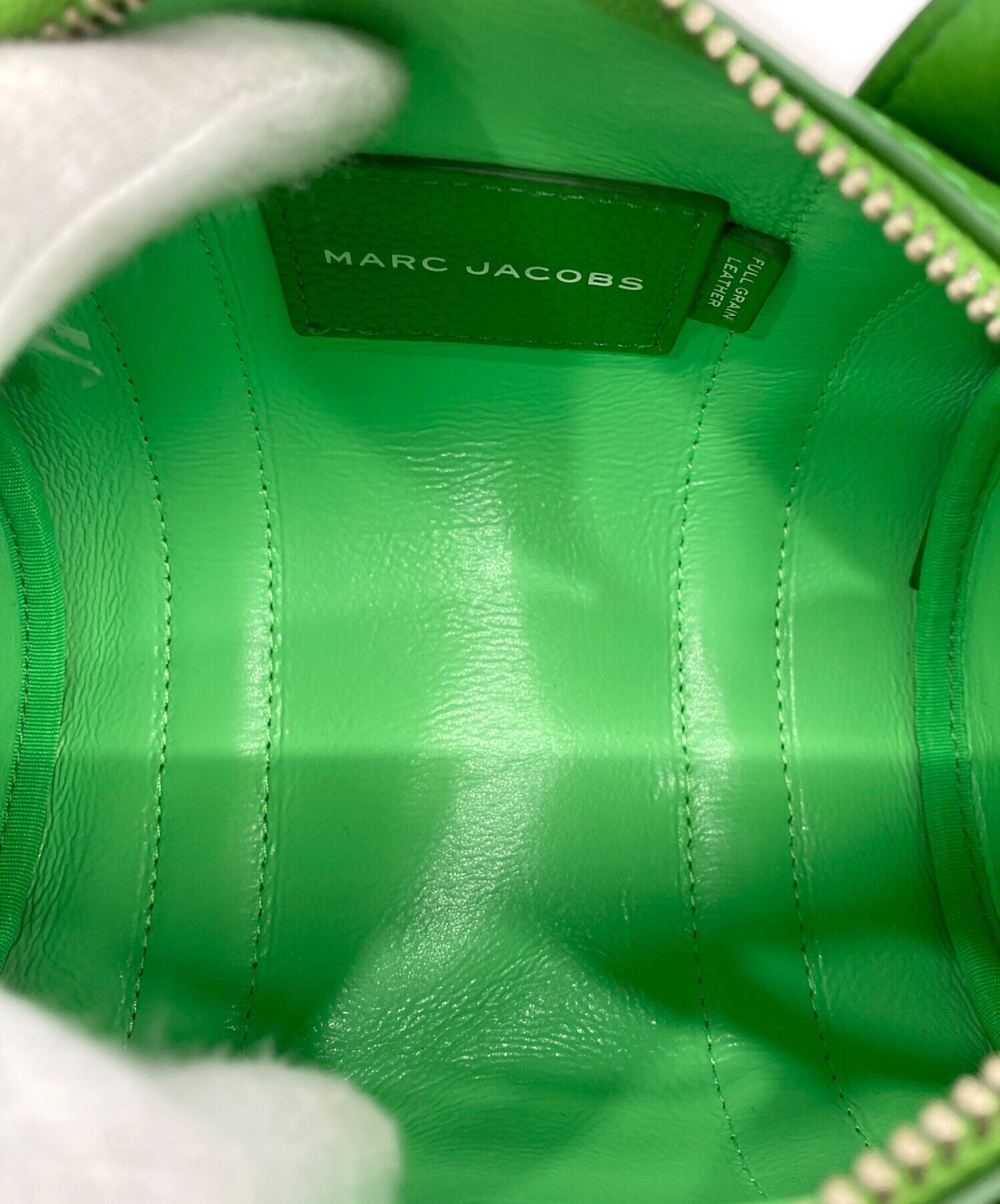 ‪☆ Marc Jacobs 緑色バックパック 中古・古着通販】MARC JACOBS (マークジェイコブズ) THEDUFFLLEレザー