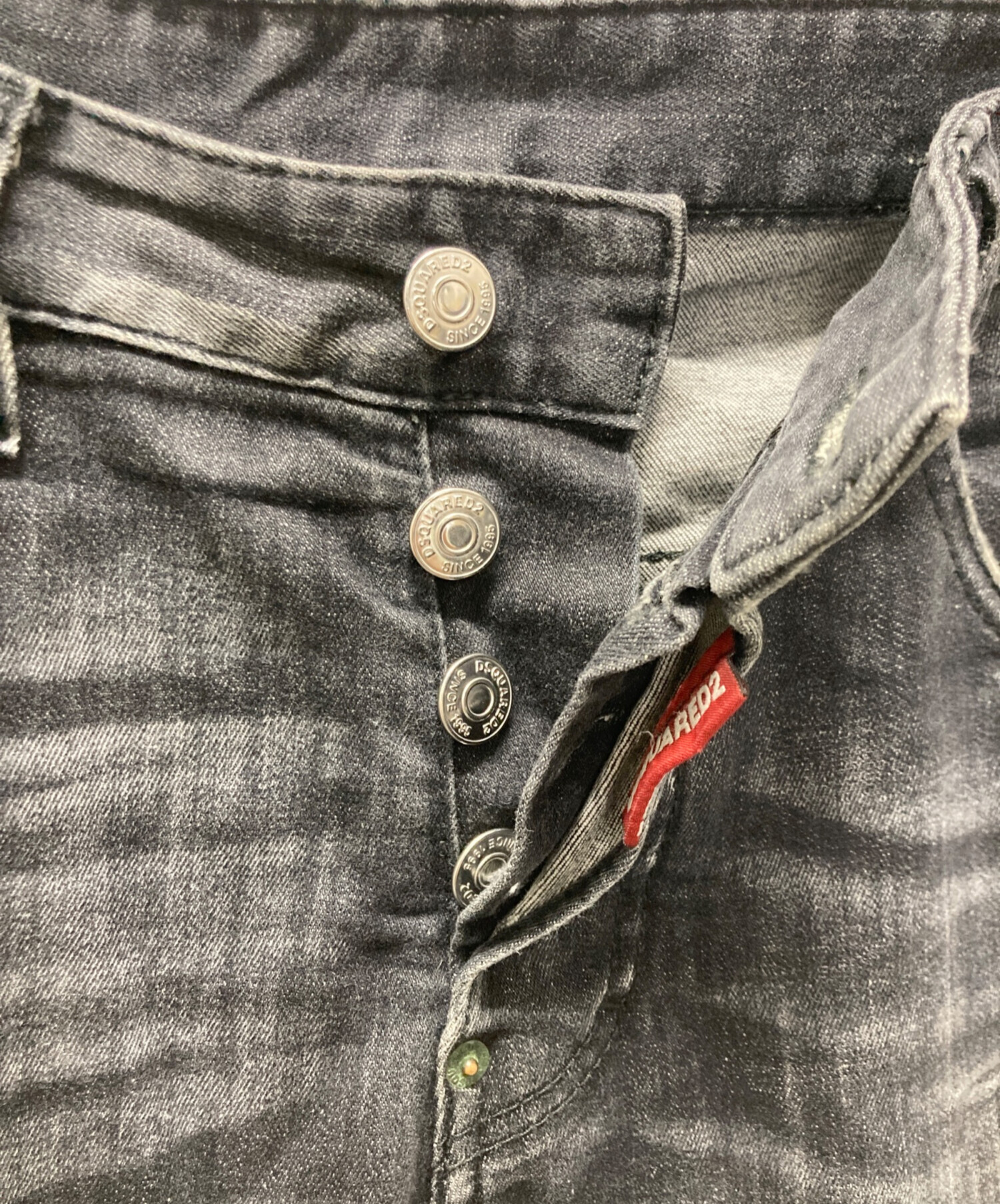 美品 DSQUARED2 Skater Jean 42 赤リーフ刺繍 デニム 中古・古着通販】DSQUARED2 (ディースクエアード) Skater Jean/デニム