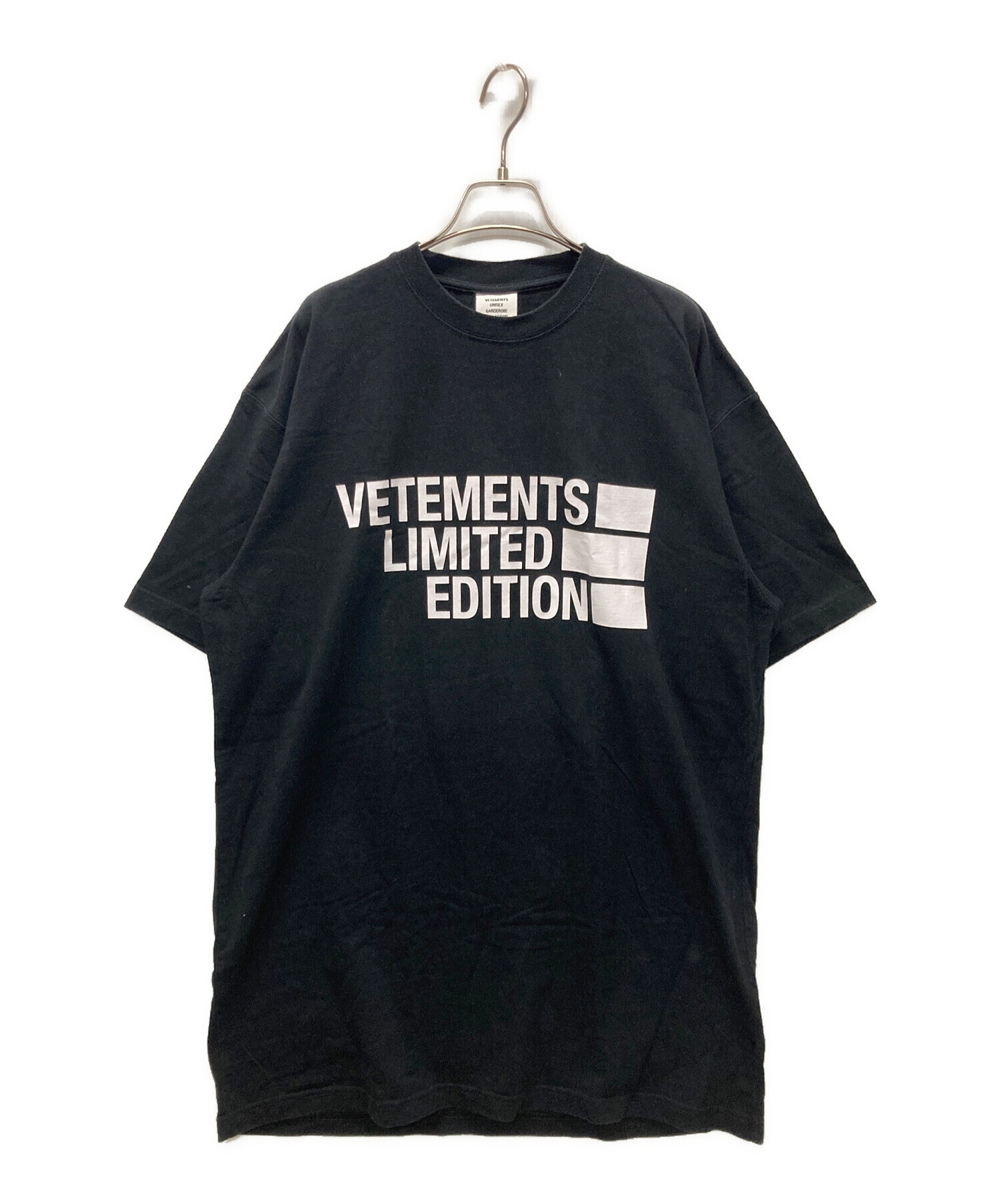VETEMENTS ヴェトモン Tシャツ・カットソー M 黒 【古着】【中古】 VETEMENTS(ヴェトモン) Tシャツ ブラック サイズ XS｜【公式】カインド
