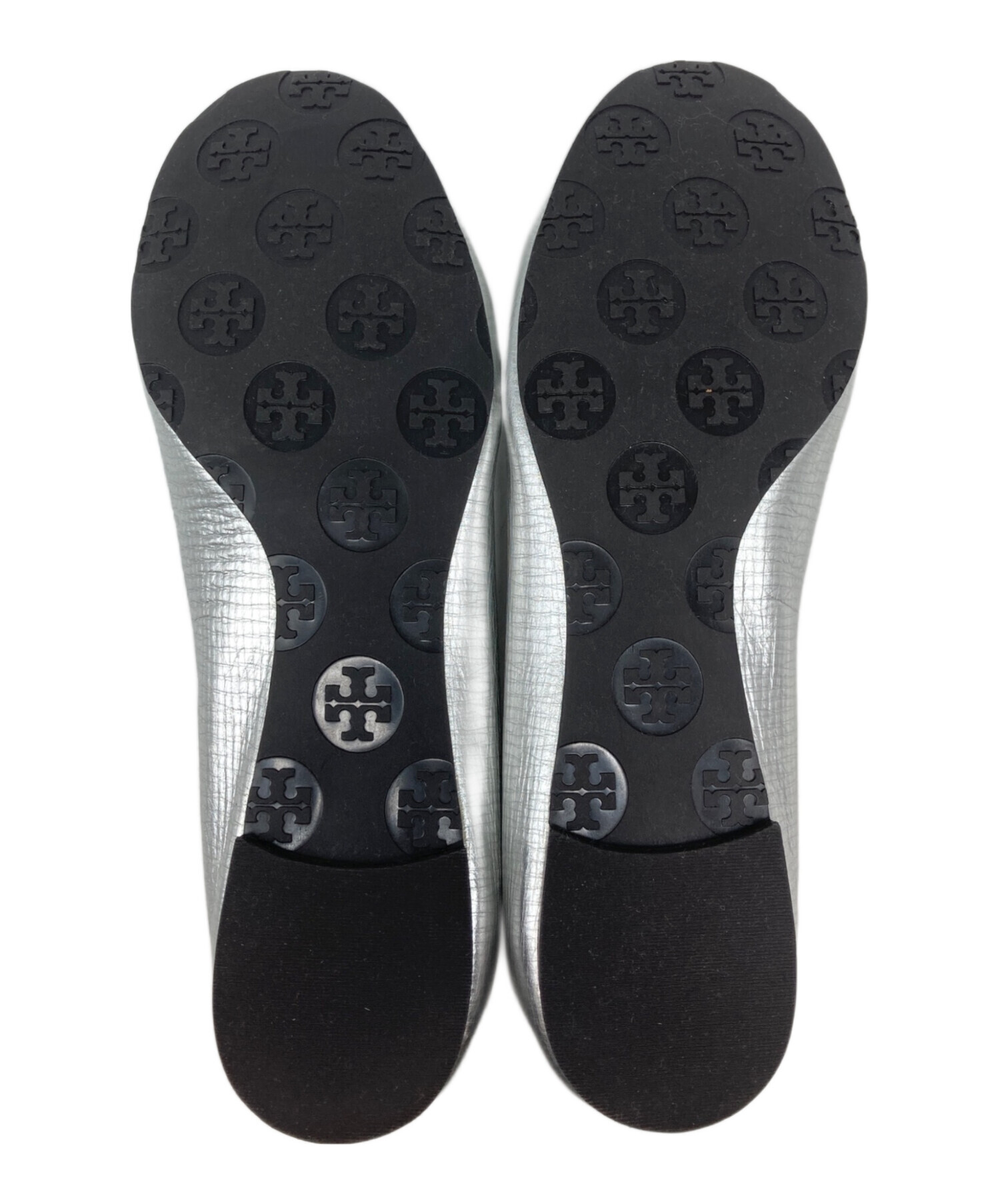 Tory Burch メタリックシルバー フラットシューズ サイズ7 中古・古着通販】TORY BURCH (トリーバーチ) メタリックバレエシューズ