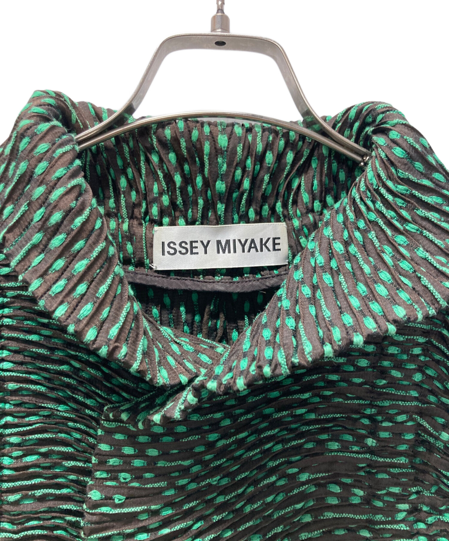 イッセイミヤケ 総柄 2way ジャケット ブラック系 ディープグリーン 中古・古着通販】ISSEY MIYAKE (イッセイミヤケ) 3Dスチームストレッチ