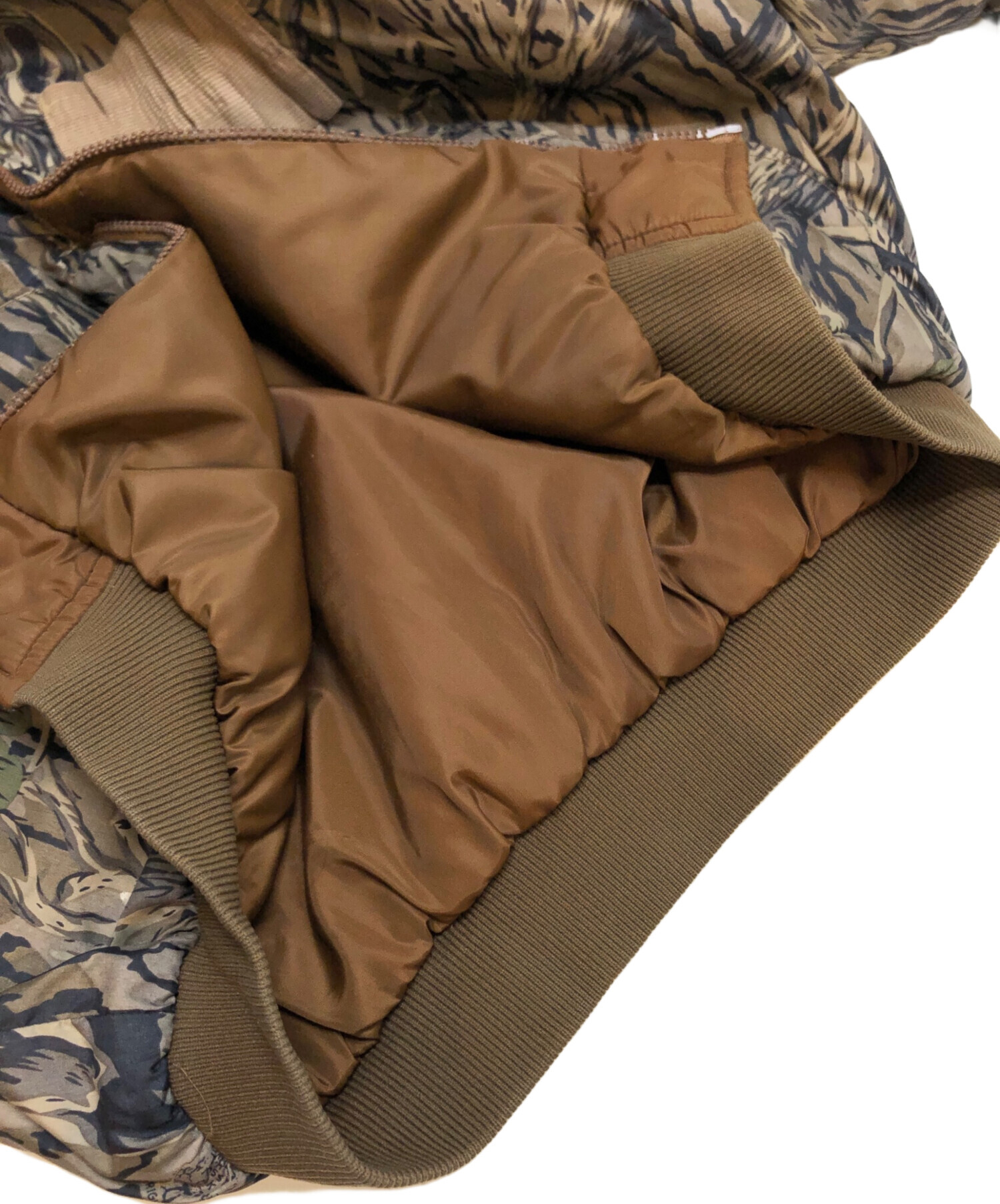 中古・古着通販】Columbia (コロンビア) カモ柄中綿ブルゾン カーキ 