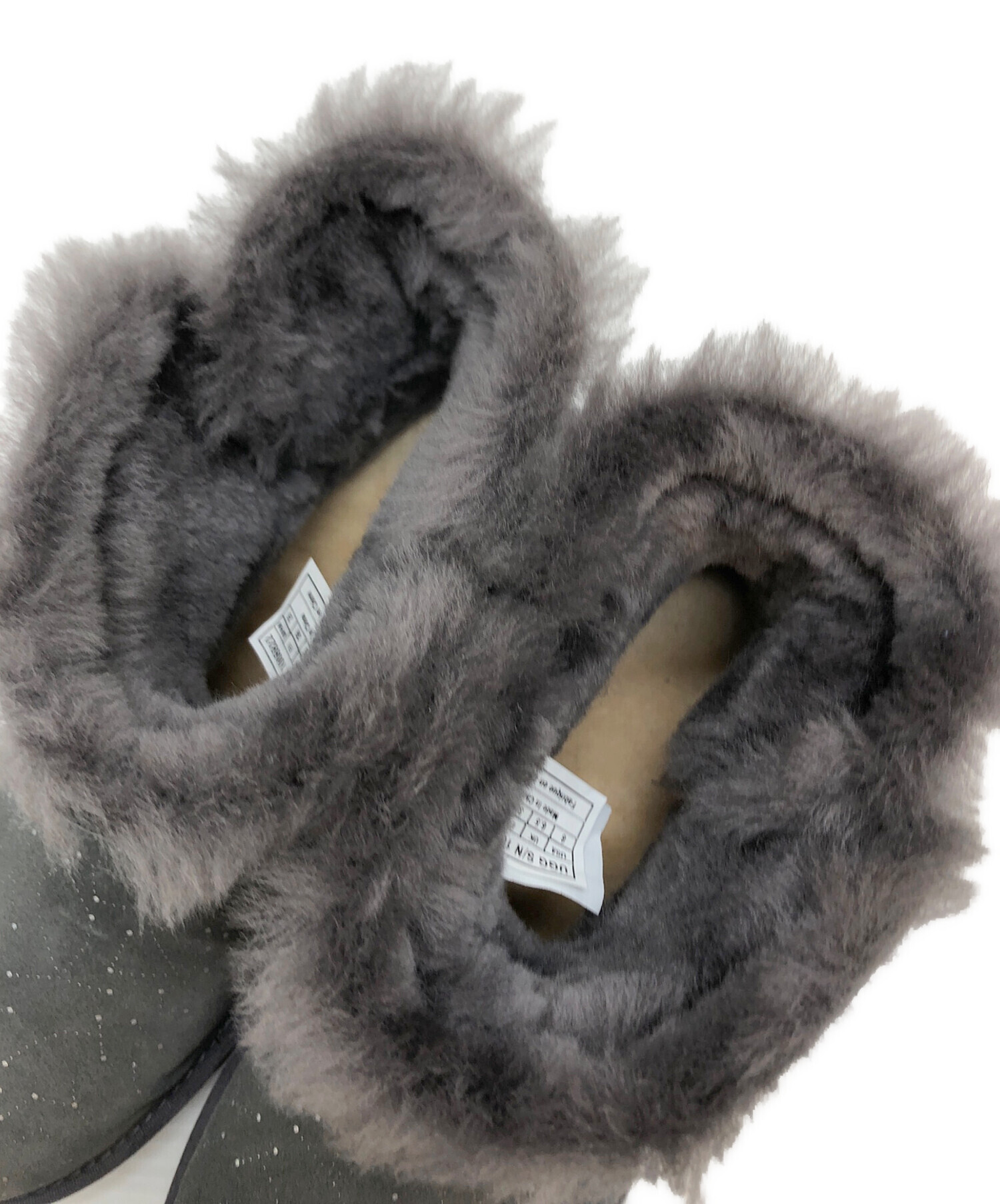 中古・古着通販】UGG (アグ) スワロフスキー付 ムートンブーツ グレー 中古・古着通販】UGG (アグ) スワロフスキー付 ムートンブーツ グレー