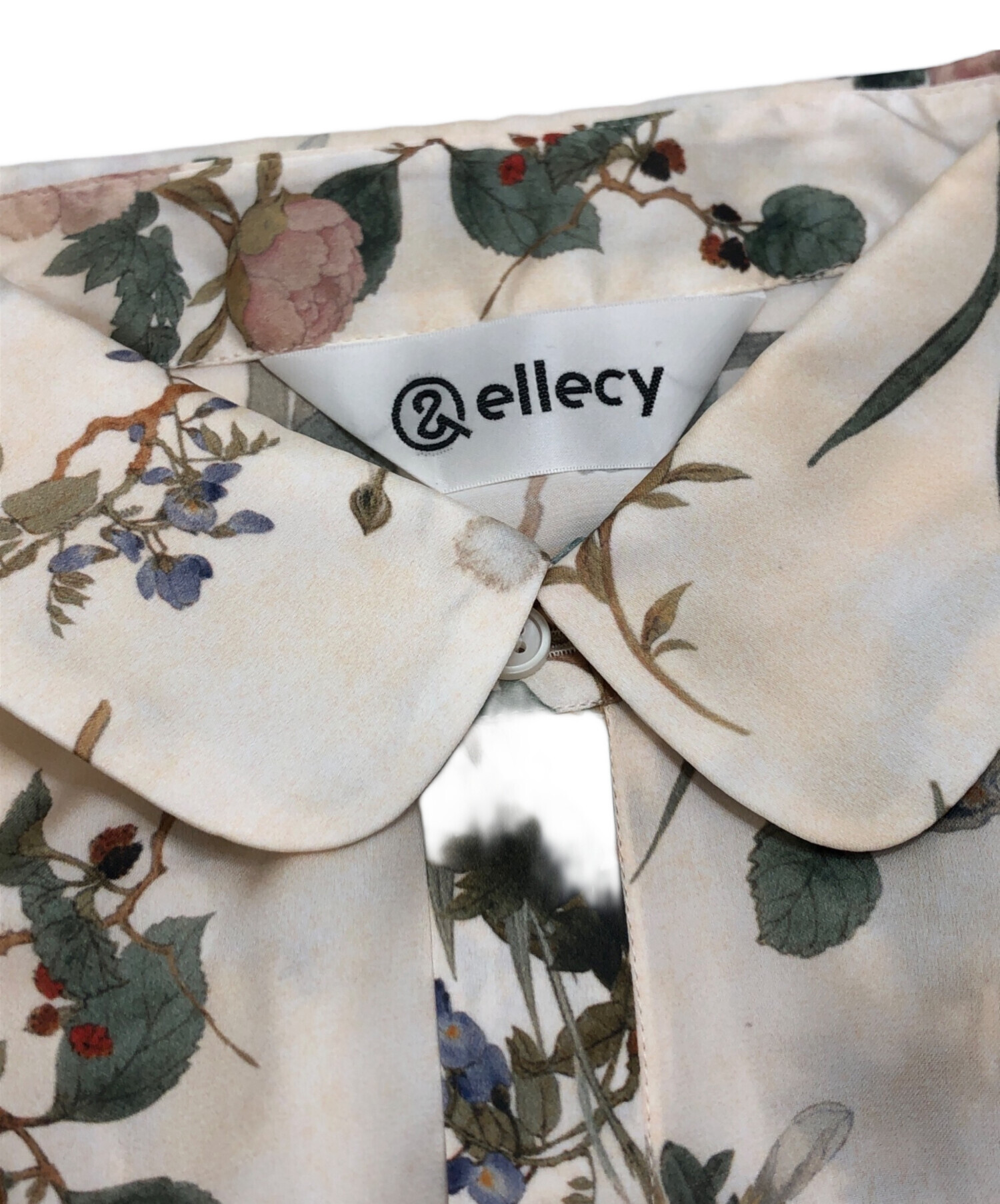 ＆ellecy 花柄 フリル シャツ 長袖 中古・古着通販】&ELLECY (アンドエルシー) 花柄長袖シャツ