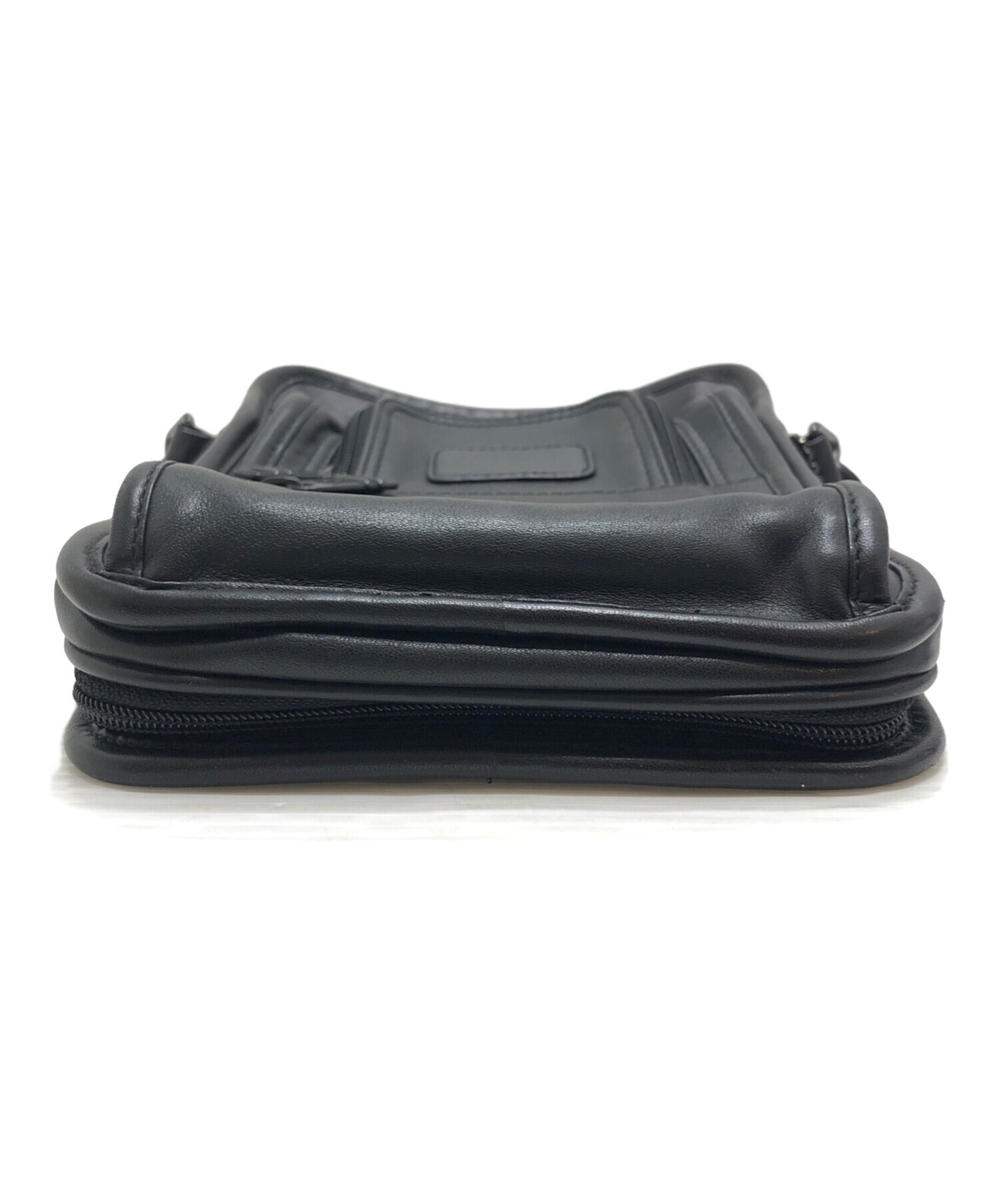 中古・古着通販】TUMI (トゥミ) レザーショルダーバッグ ブラック