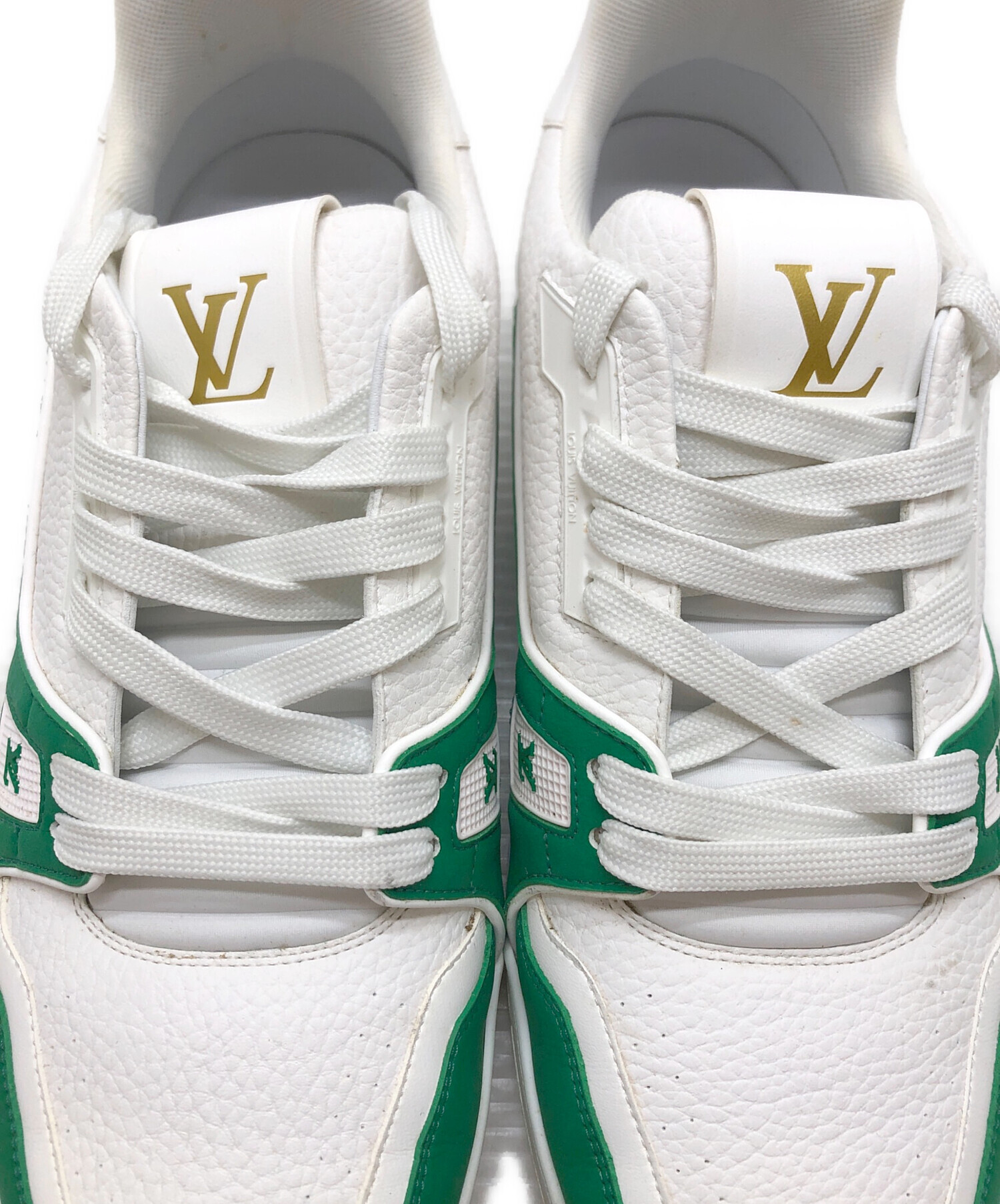 Louis Vuitton ホワイト スニーカー 中古・古着通販】LOUIS VUITTON (ルイ ヴィトン) LVトレイナー