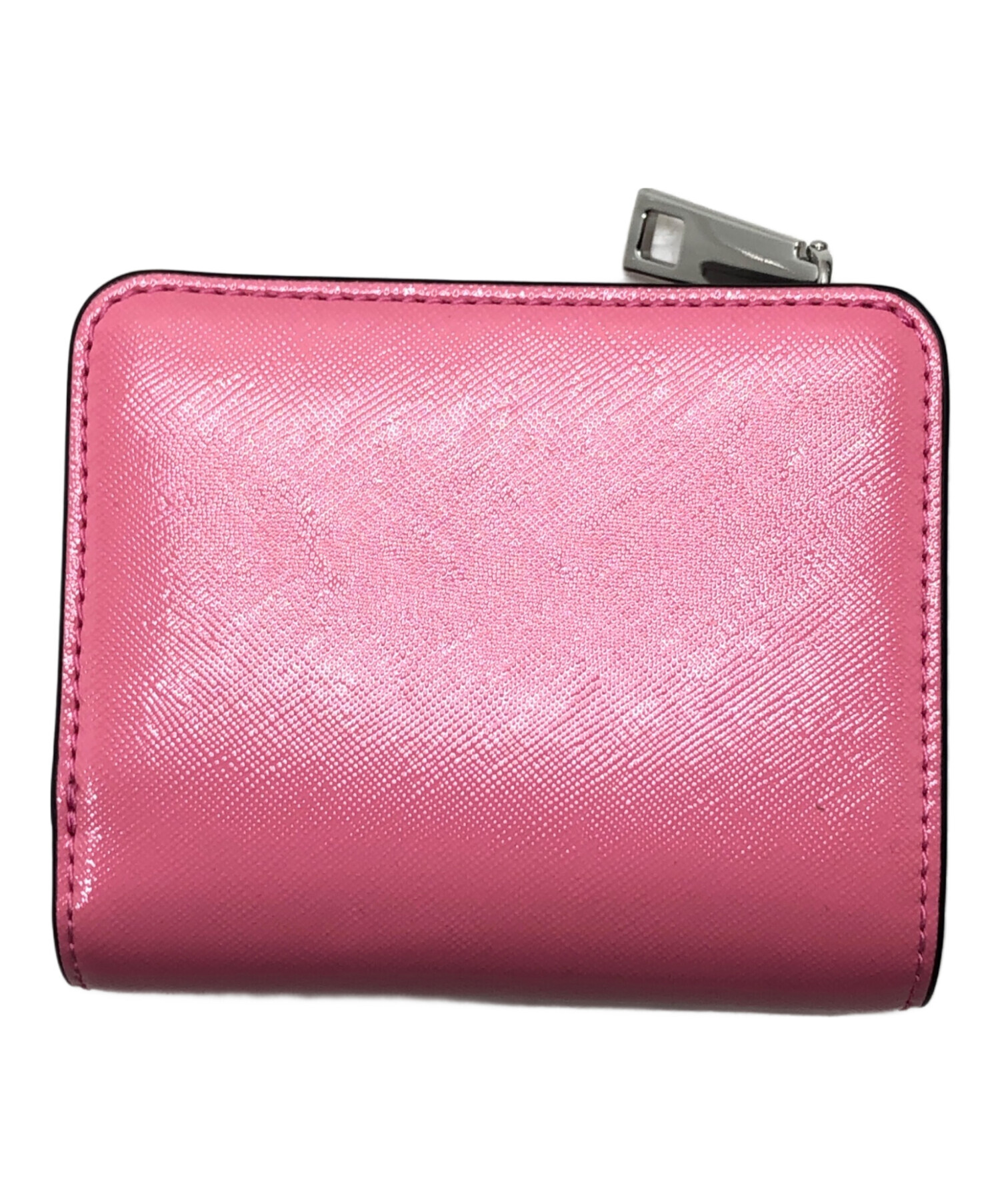 【未使用品】マークジェイコブス 二つ折り 財布 ピンク タグ付き 中古・古着通販】MARC JACOBS (マークジェイコブズ) 2つ折り財布