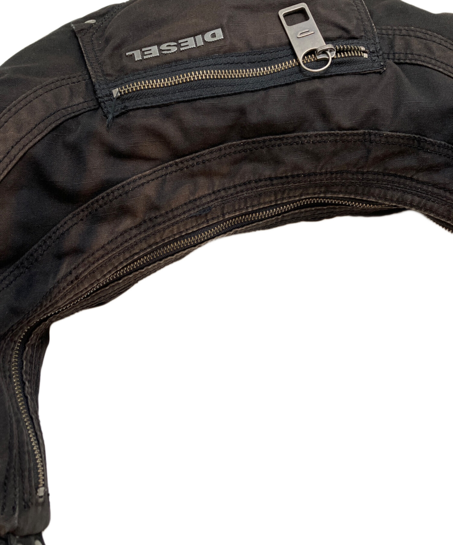 中古・古着通販】DIESEL (ディーゼル) 三日月ショルダーバッグ