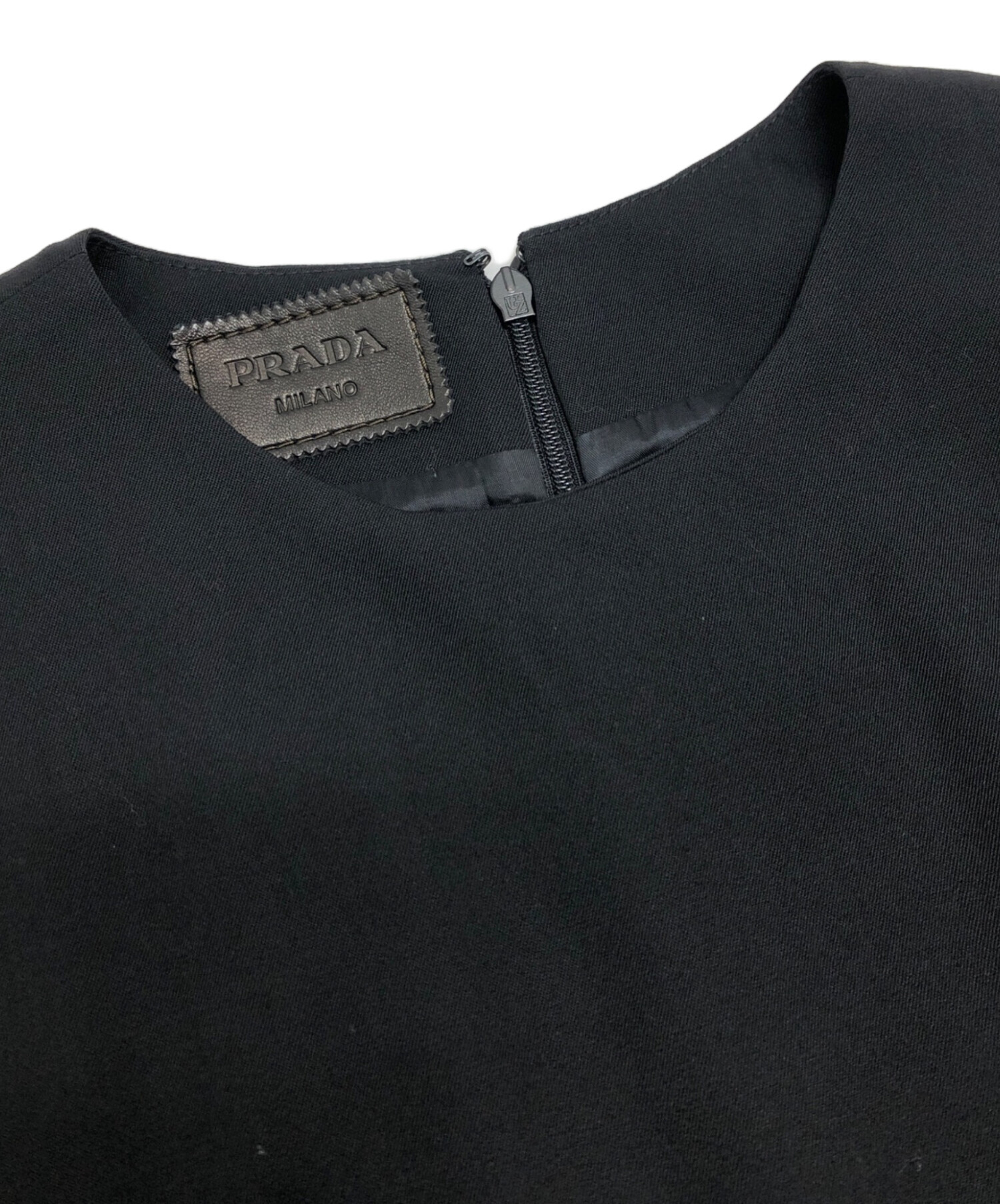☆PRADAプラダロゴニット切替プリーツロングワンピース40S☆ 中古・古着通販】PRADA (プラダ) ラムレザー切替プリーツワンピース