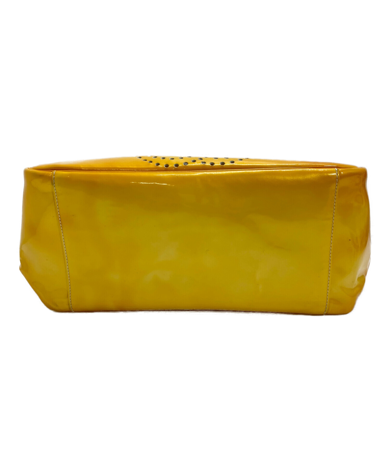 CHANEL シャネル エナメル スエード カメリア ハンドバッグ イエロー 中古・古着通販】CHANEL (シャネル) トリプルココパンチングチェーン