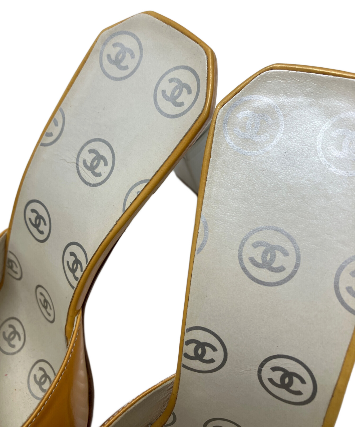 中古・古着通販】CHANEL (シャネル) エナメル パンチングココマーク