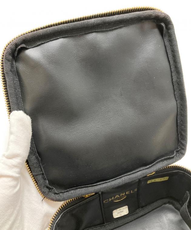 中古・古着通販】CHANEL (シャネル) エナメルバニティバッグ ブラック