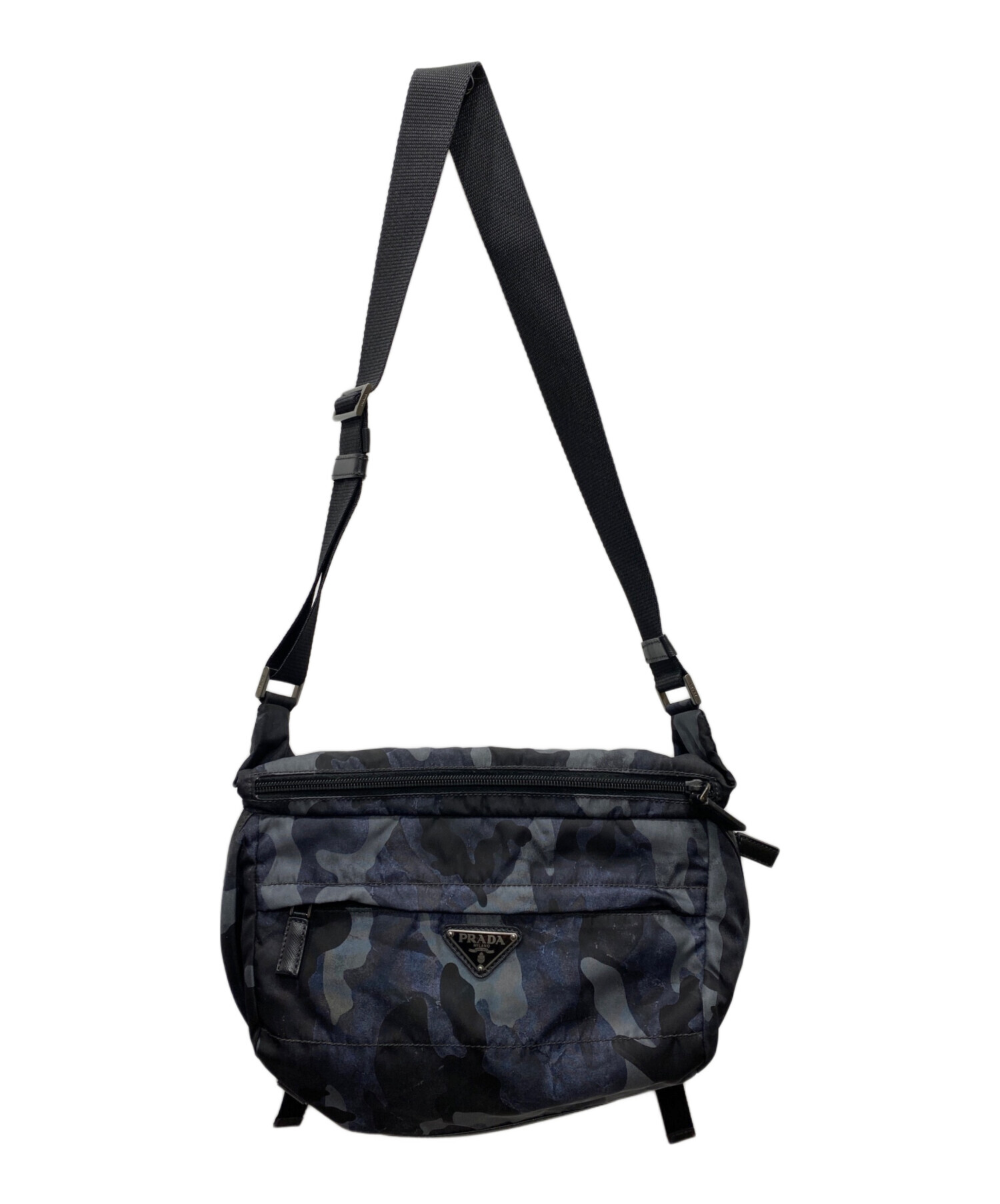 PRADAメッセンジャーバッグ　中古美品良好 PRADA メッセンジャーバッグ 黒 Prada Re-Nylon メッセンジャーバッグ