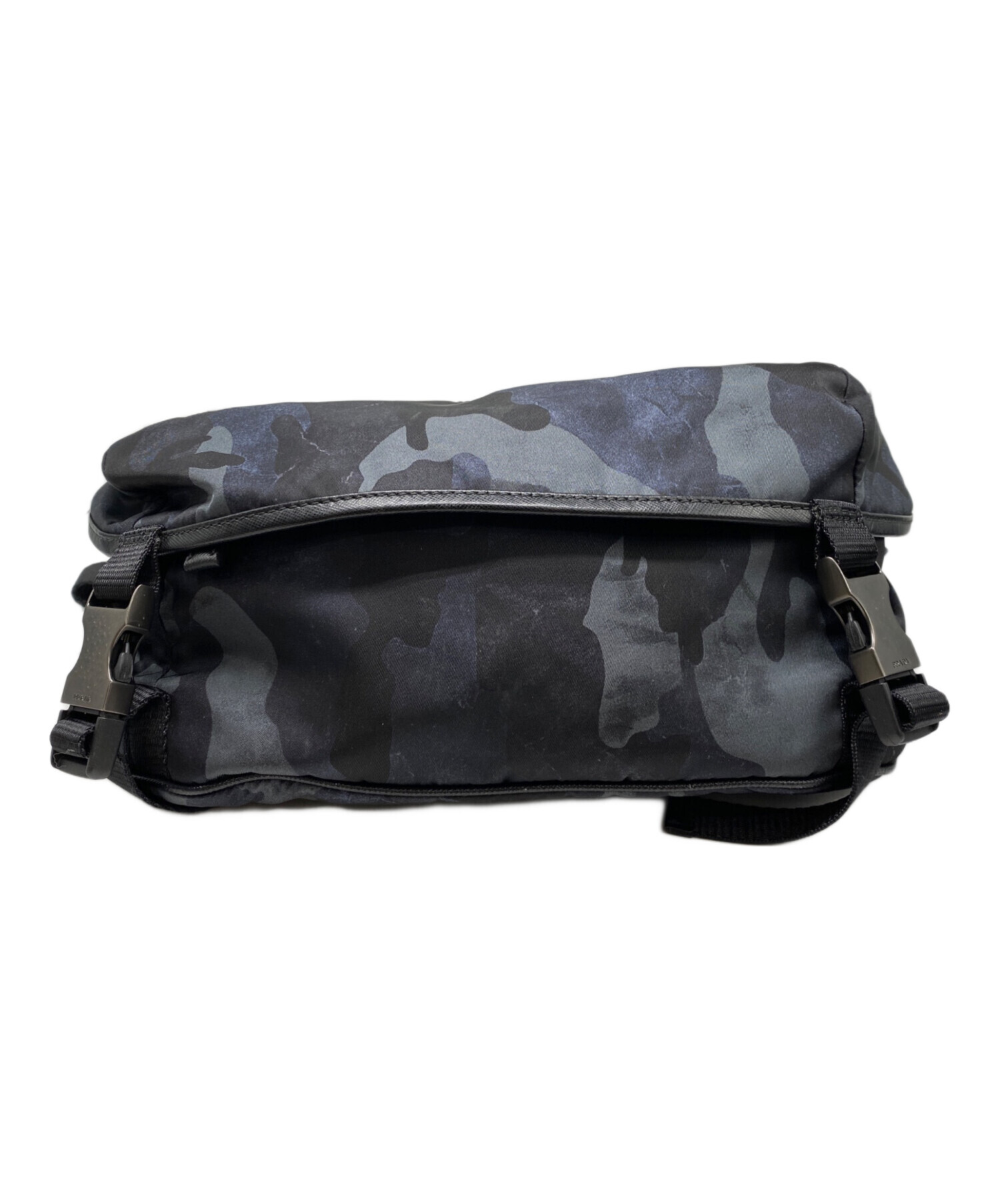 中古・古着通販】PRADA (プラダ) カモ柄メッセンジャーバッグ ブラック