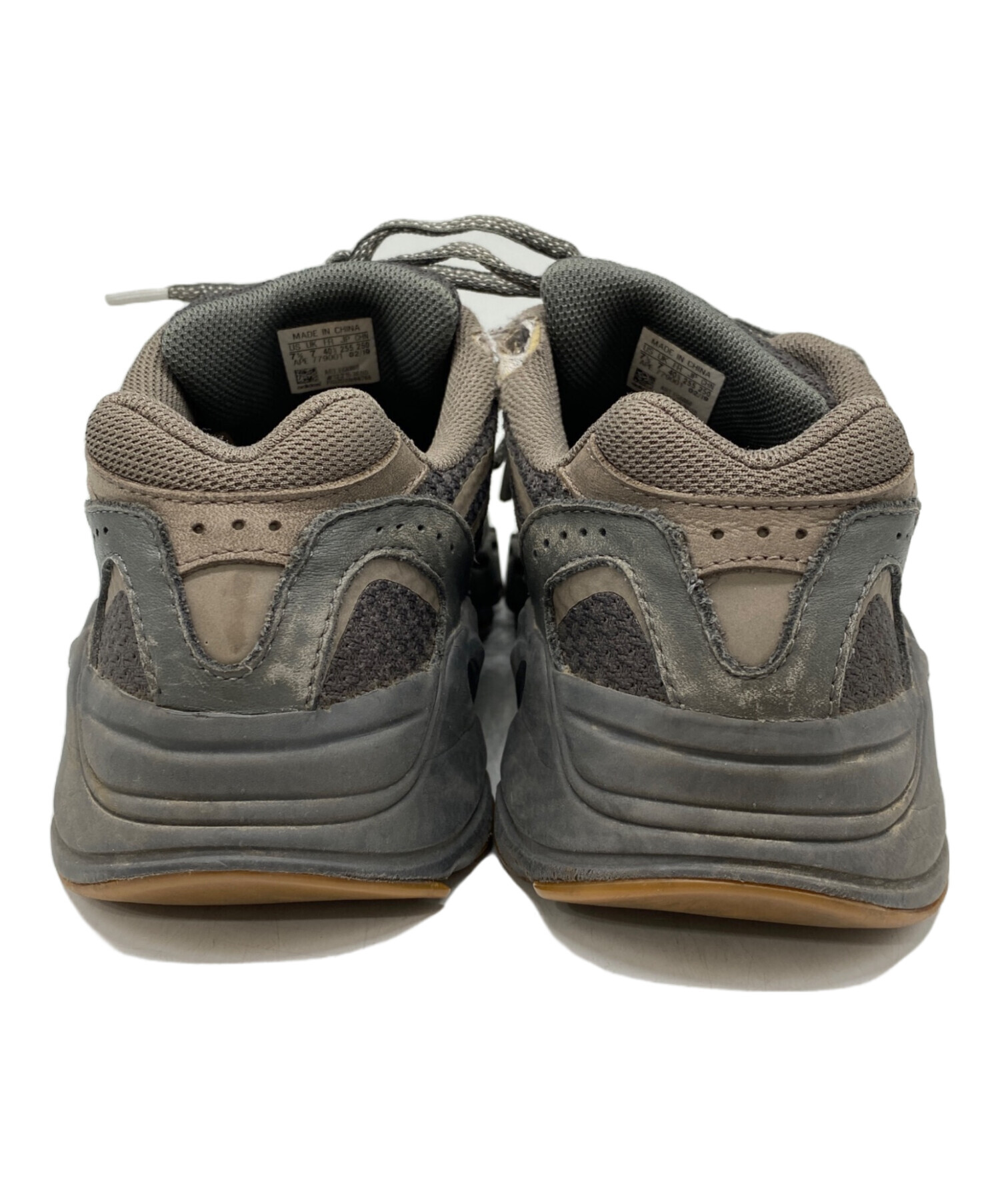 中古・古着通販】adidas (アディダス) YEEZY BOOST 700 V2 グレー 