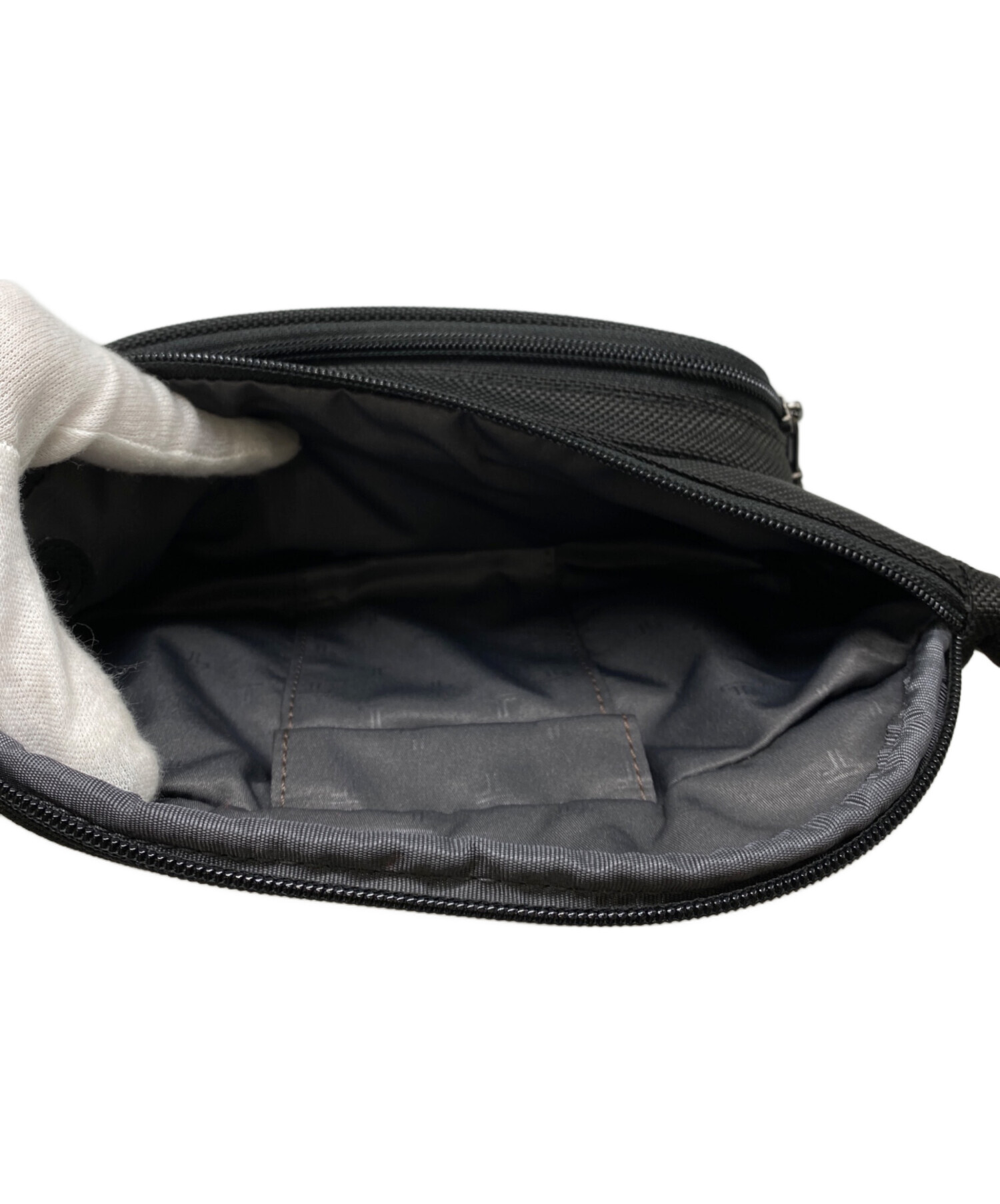 中古・古着通販】TUMI (トゥミ) ウエストバッグ ブラック｜ブランド 
