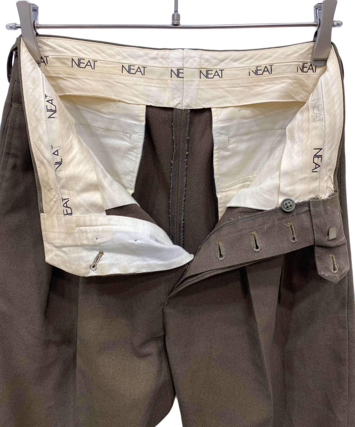 中古・古着通販】NEAT (ニート) 2タックパンツ オリーブ サイズ:42