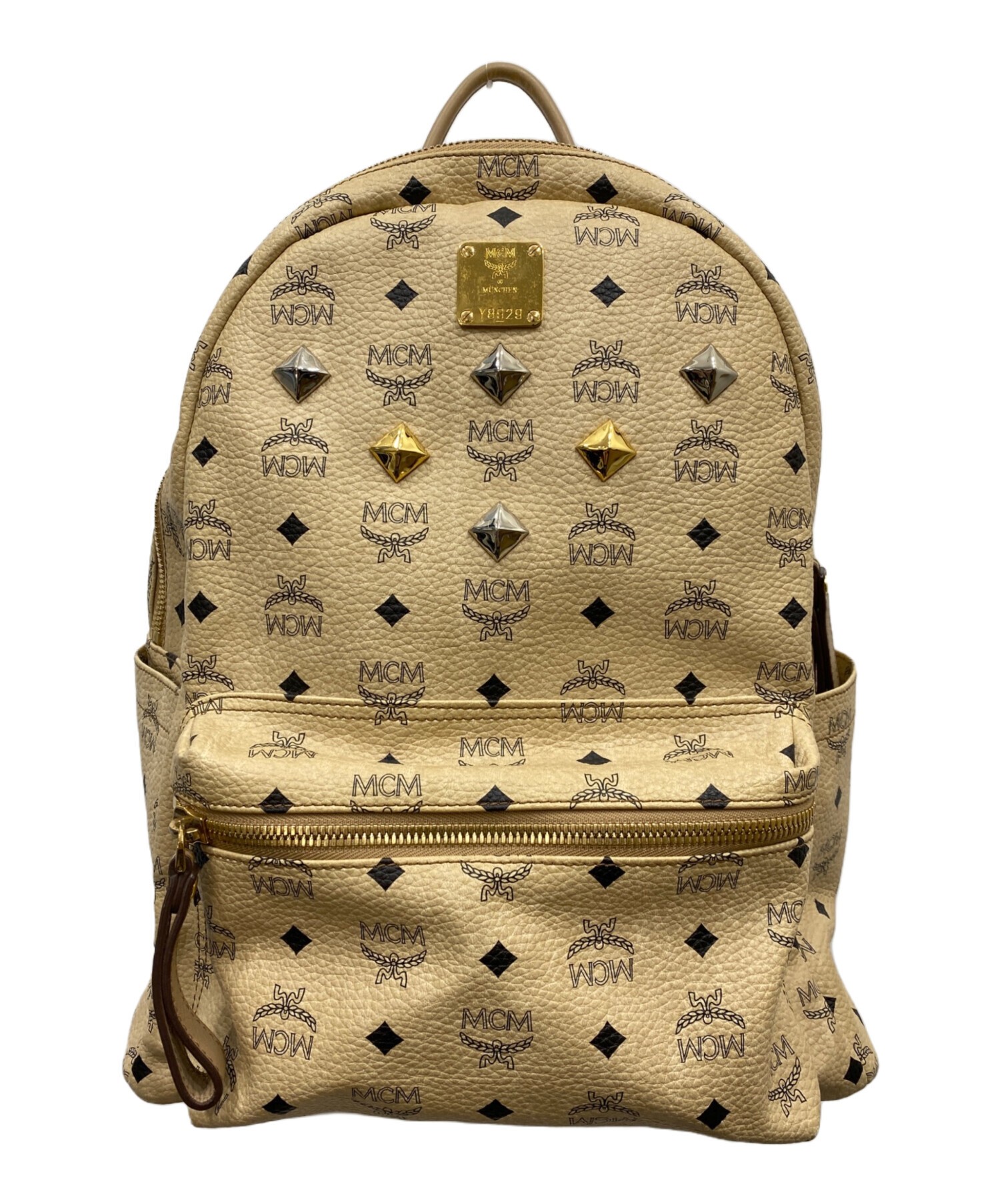 MCM スタッズ リュック ベージュ ロゴ エトヴィス MCM スタッズ リュック ベージュ ロゴ エトヴィス - メルカリ