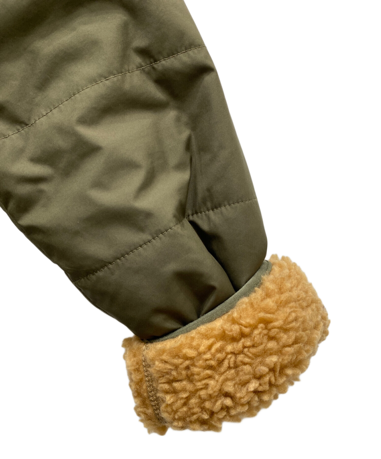 patagonia フード付きジャンパー　カーキ　ボーイズサイズXXL patagonia フード付きジャンパー カーキ ボーイズサイズXXL Patagonia