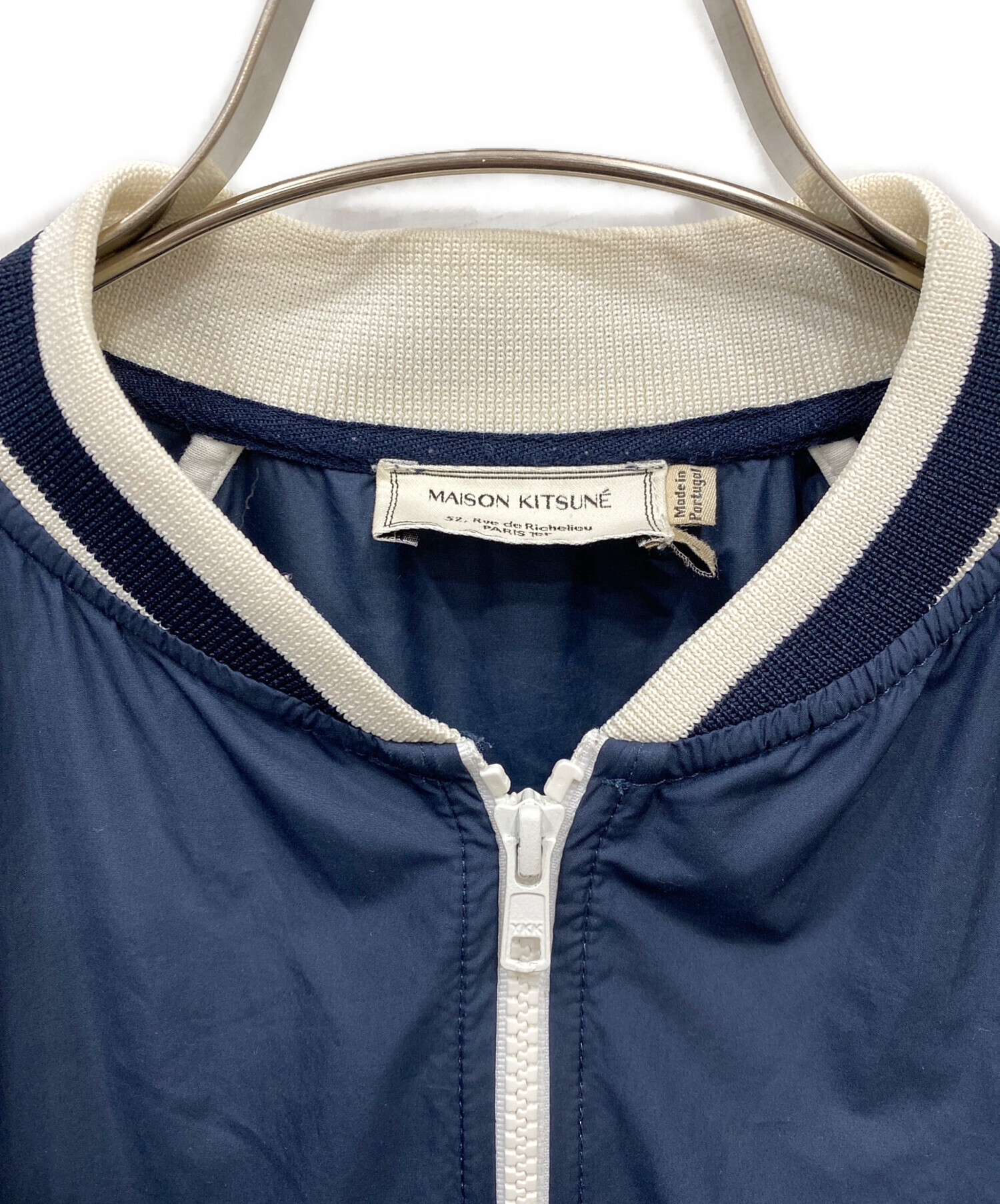 中古・古着通販】maison kitsune (メゾンキツネ) スタジャン ネイビー